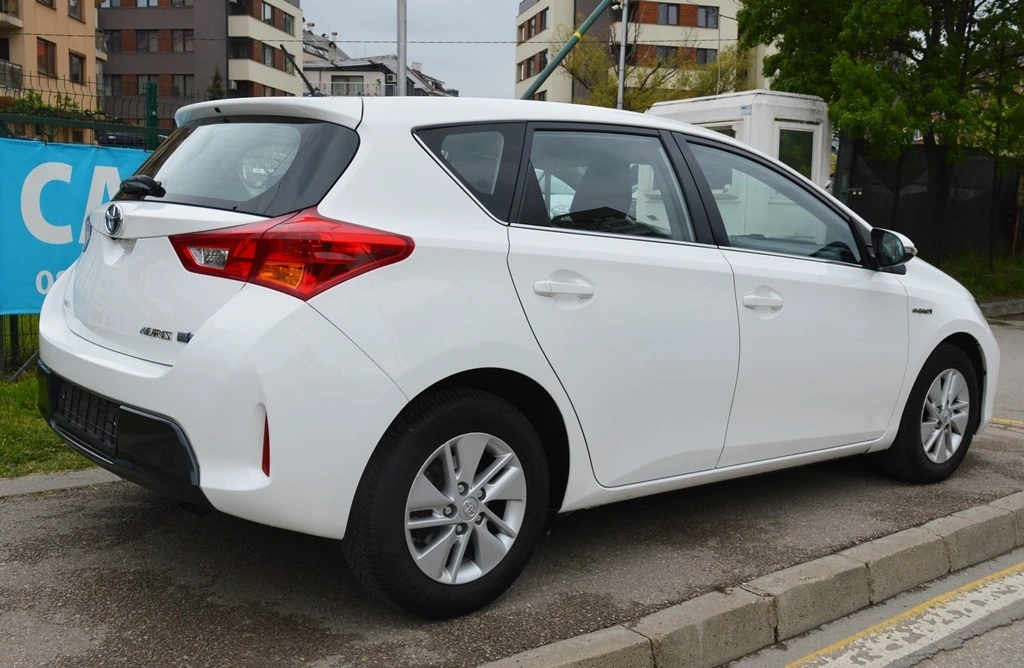 Toyota Auris 1.8i HYBRID - ЧИСТО НОВА ХИБРИДНА БАТЕРИЯ! - изображение 4