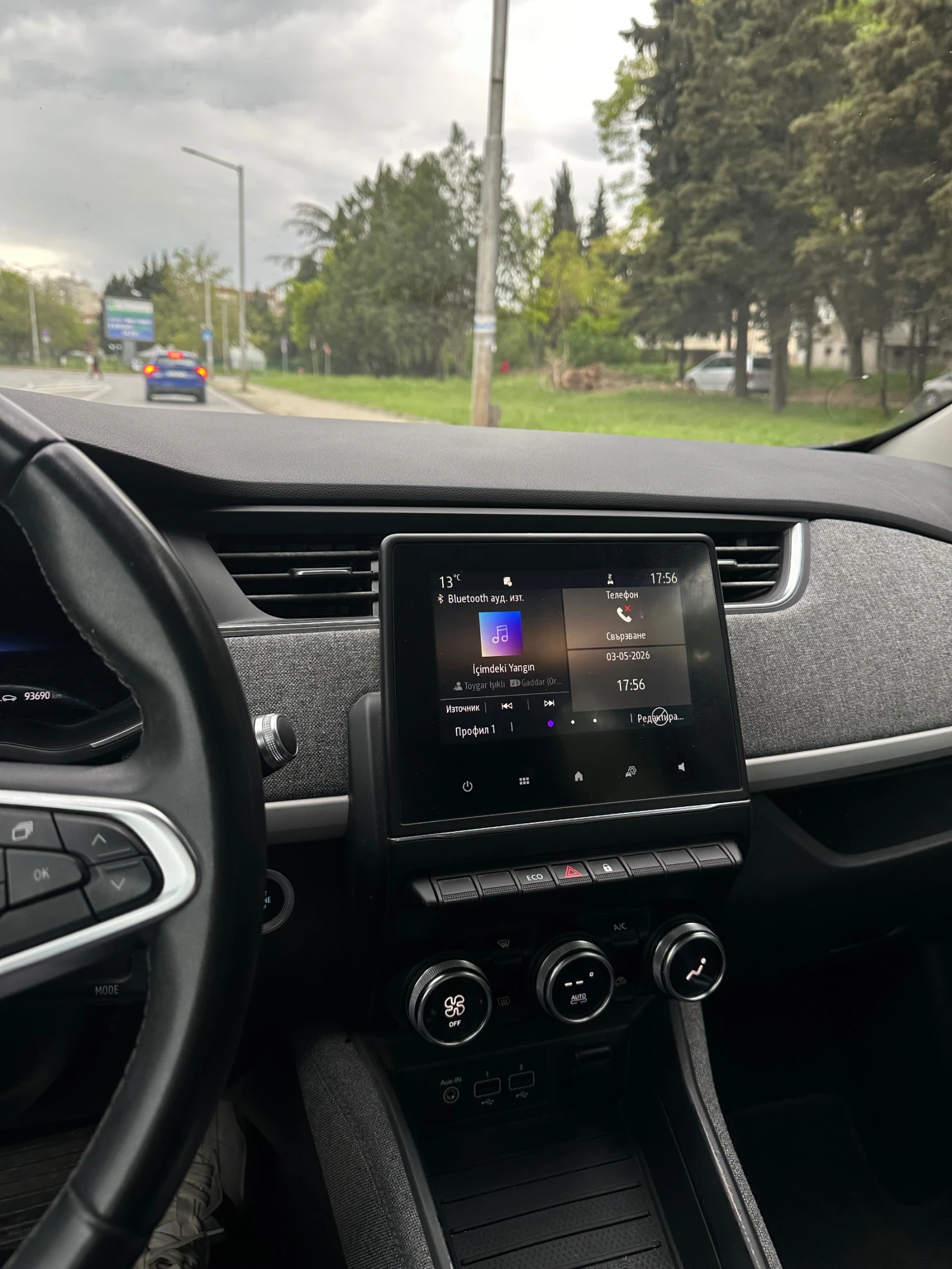 Renault Zoe, снимка 8 - Автомобили и джипове - 50700349