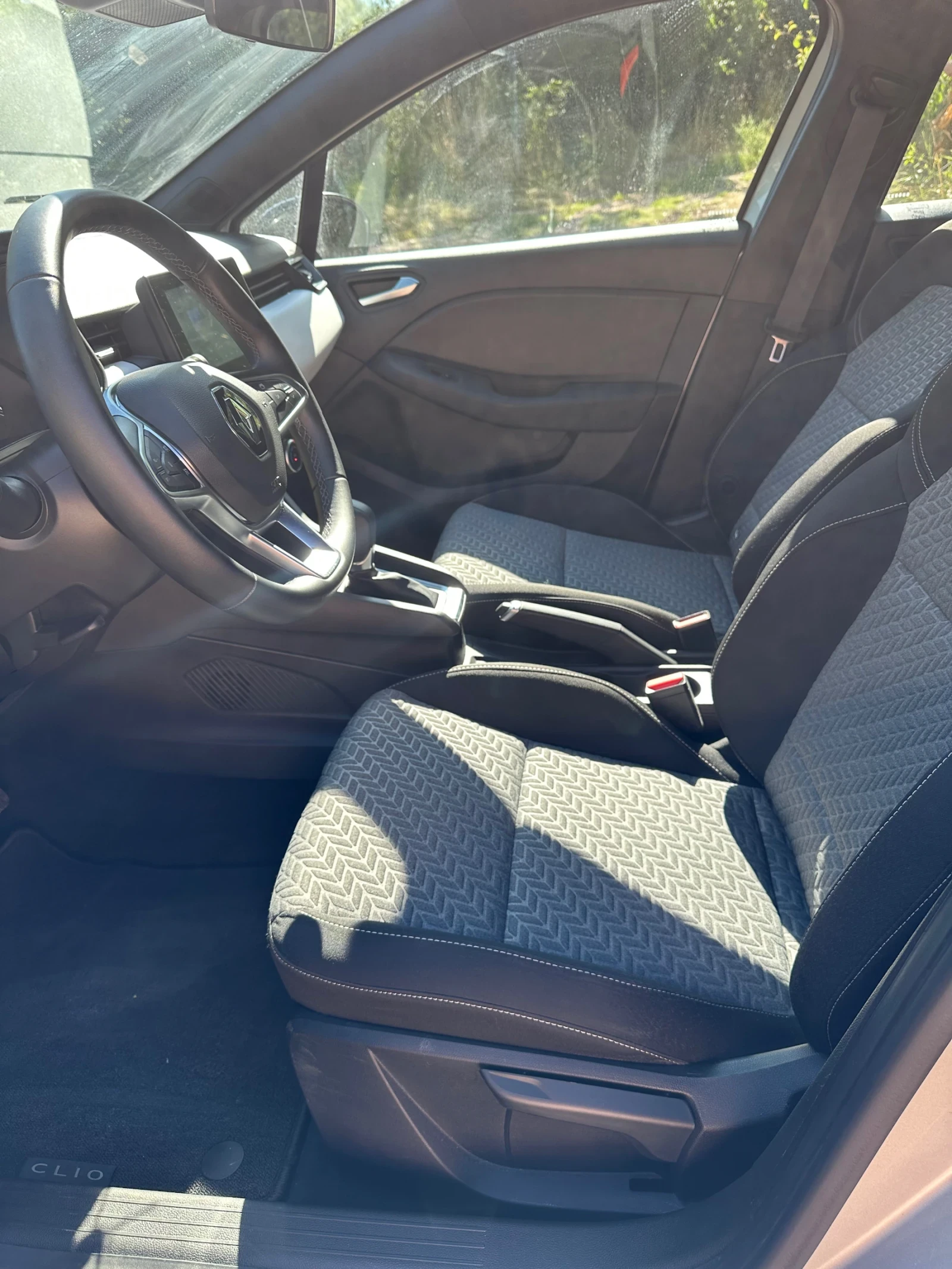 Renault Clio, снимка 15 - Автомобили и джипове - 54910928