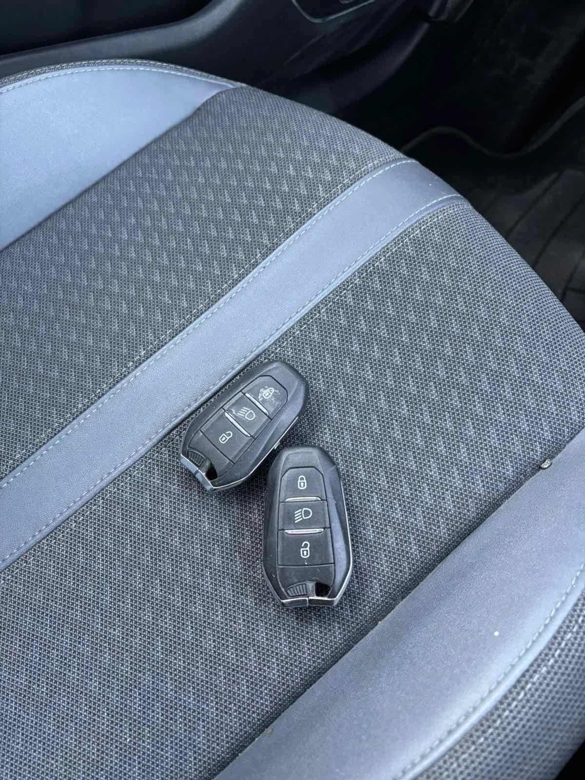 Peugeot 2008, снимка 12 - Автомобили и джипове - 54910928