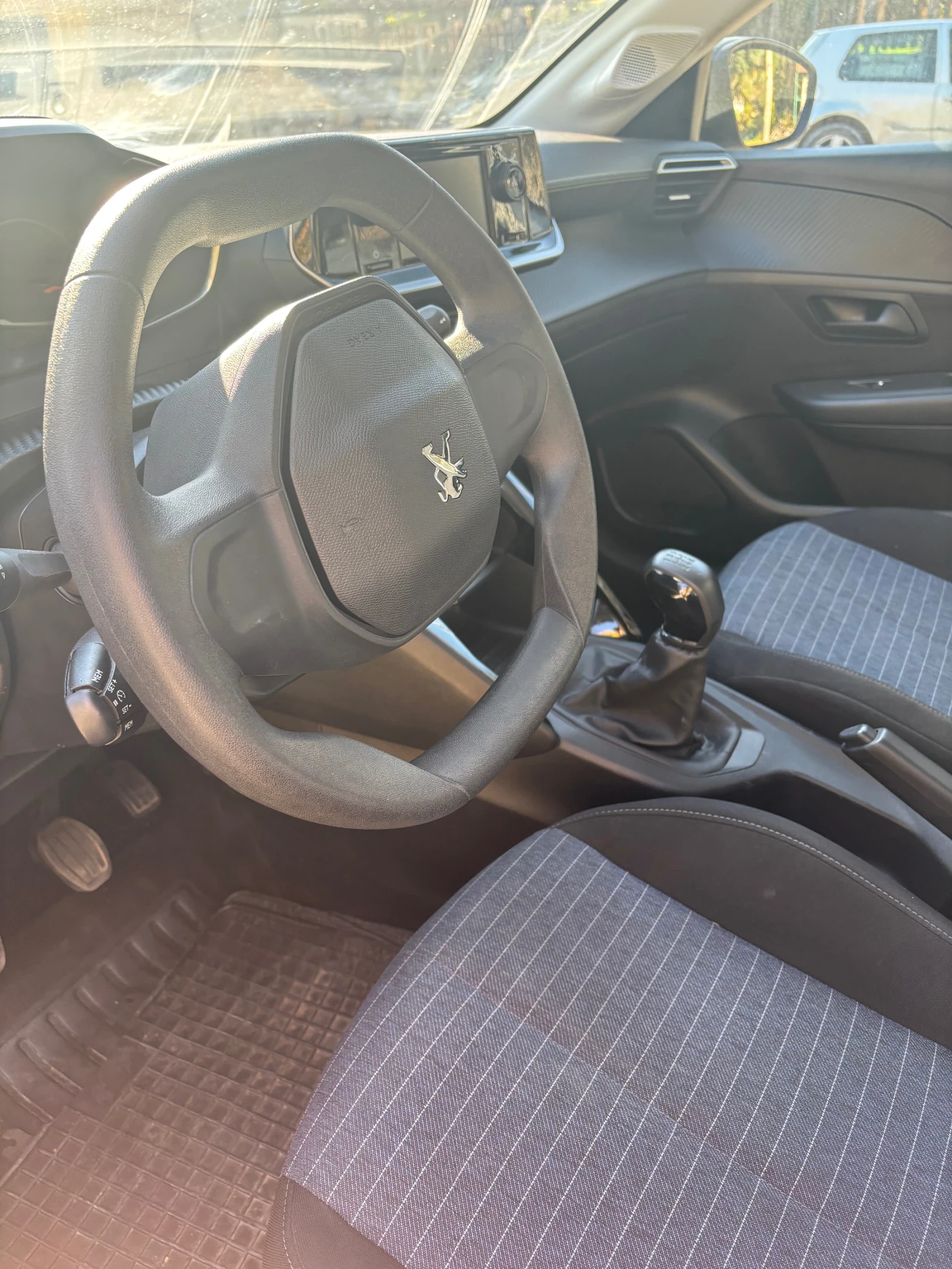 Peugeot 208 | Mobile.bg   12