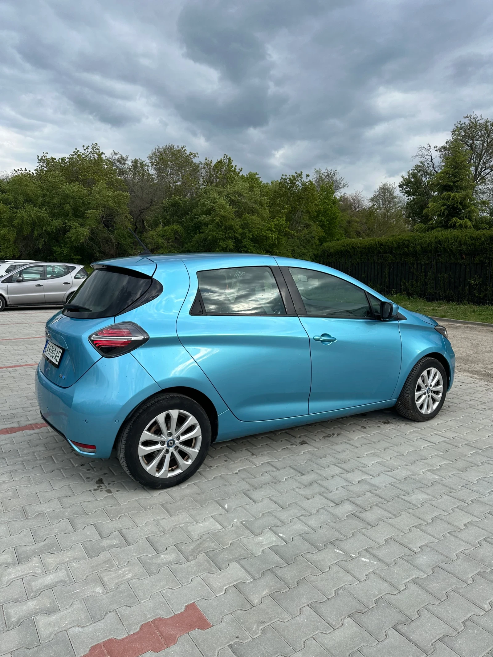 Renault Zoe, снимка 4 - Автомобили и джипове - 50700349