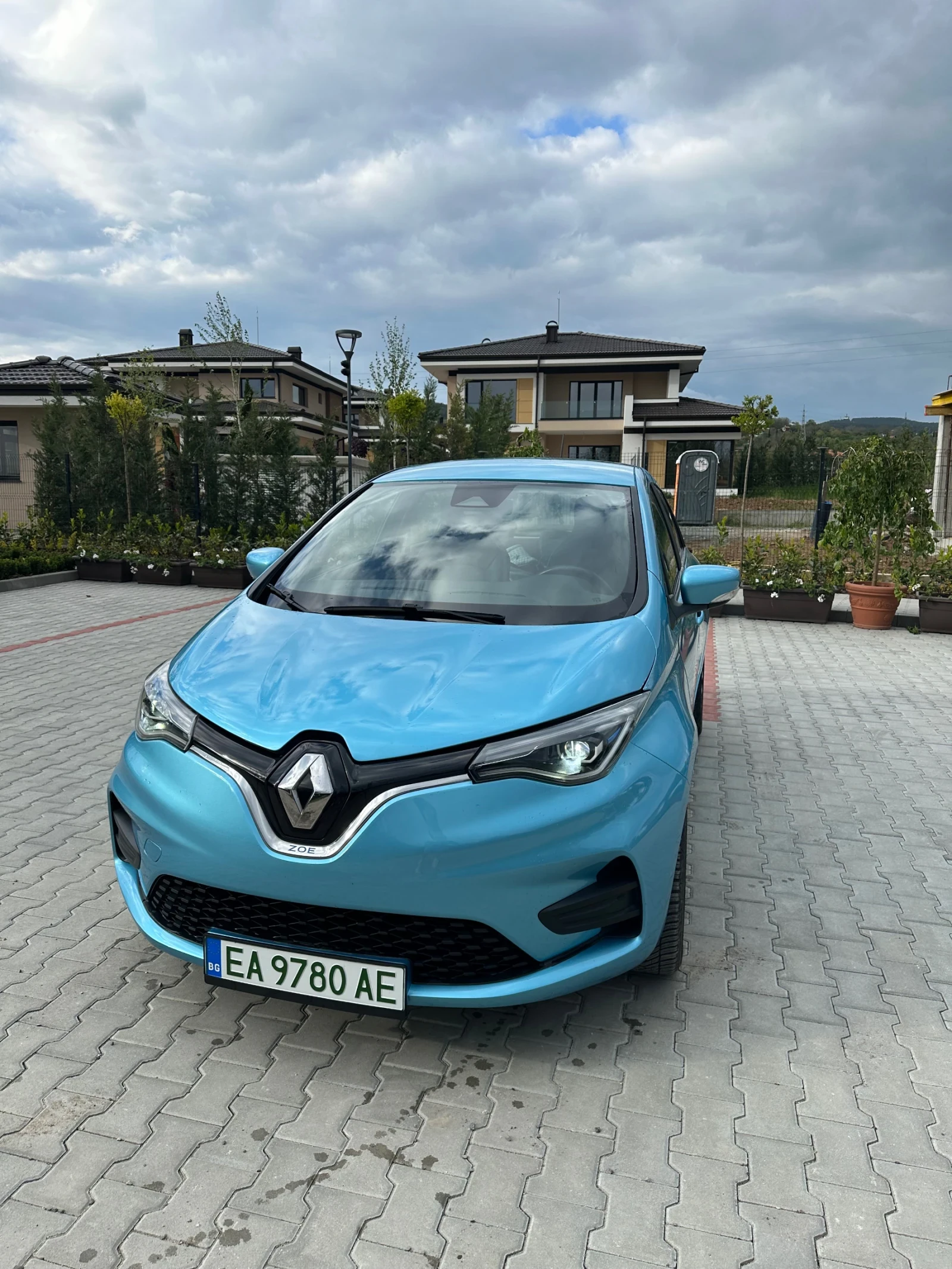 Renault Zoe, снимка 5 - Автомобили и джипове - 50700349