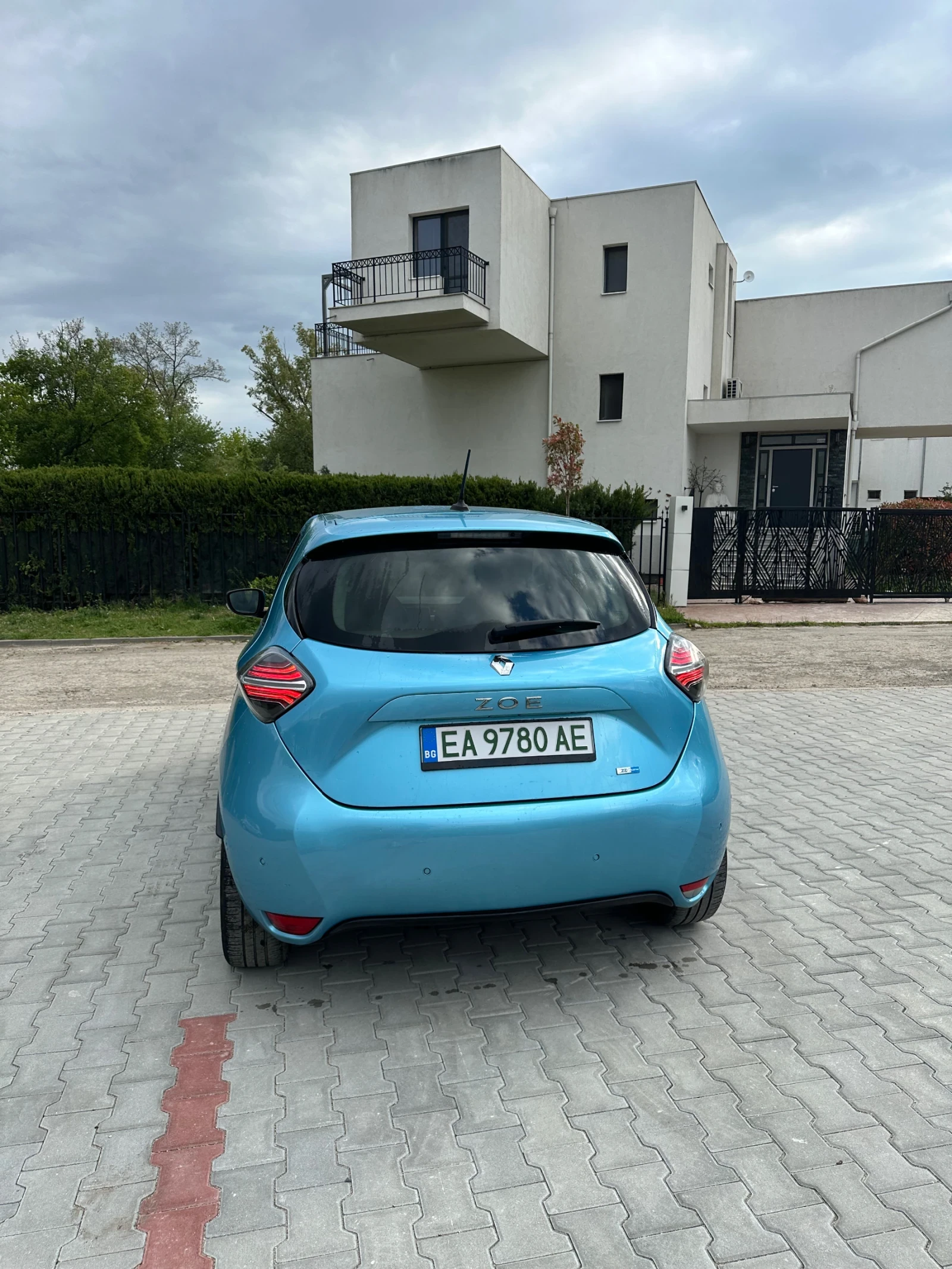 Renault Zoe, снимка 6 - Автомобили и джипове - 50700349