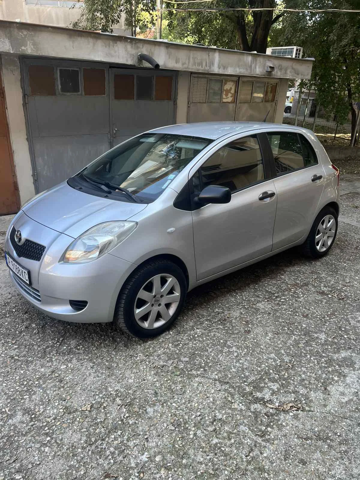 Toyota Yaris 1.0VVT - изображение 3