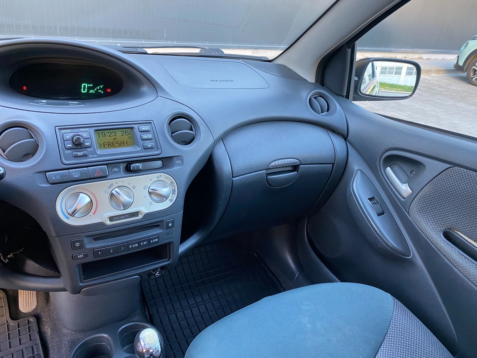 Toyota Yaris 1.3 VVT-i | Mobile.bg � ����������� 14
