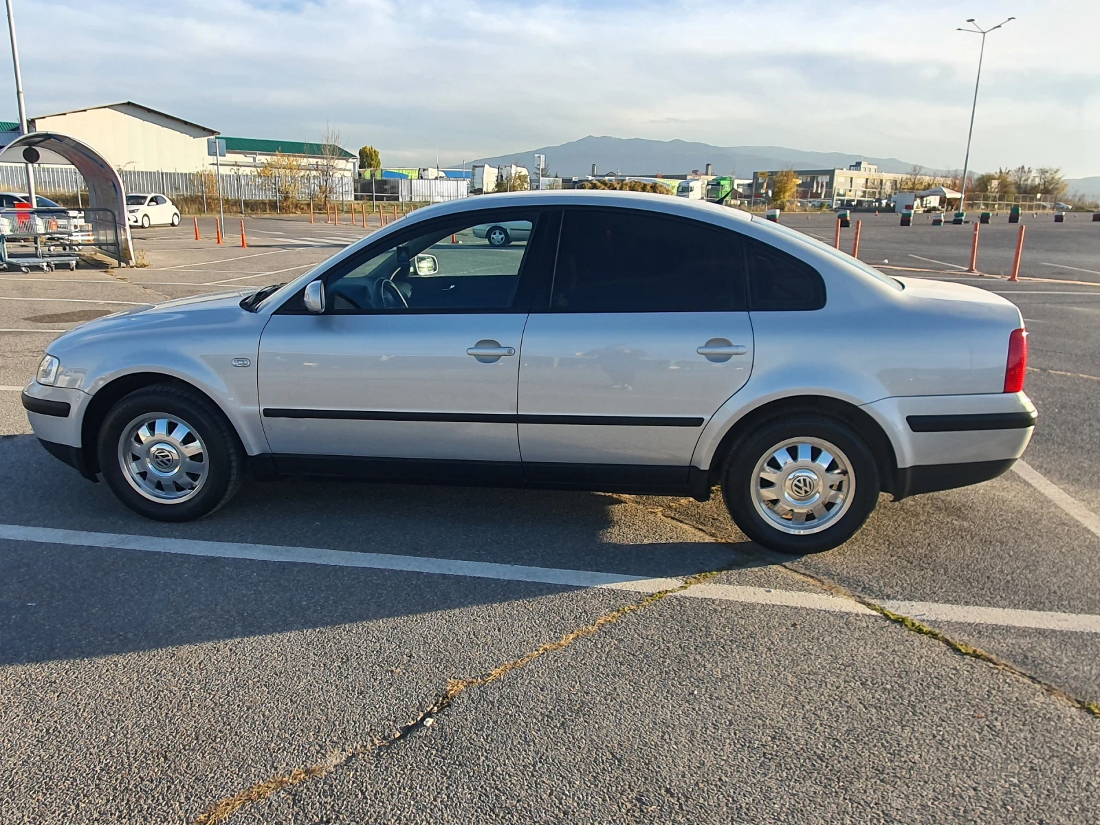 VW Passat 1.6 - изображение 7