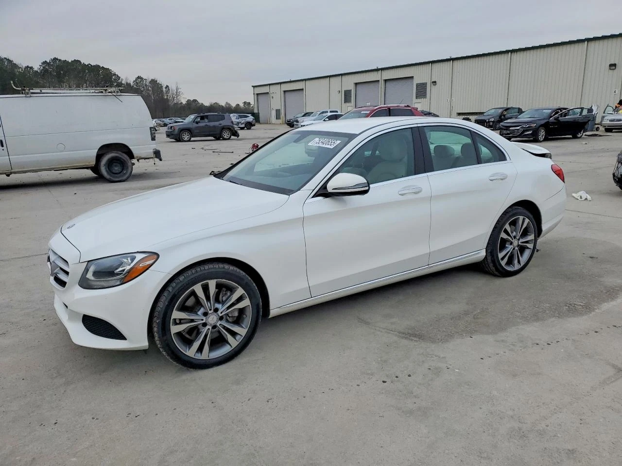 Mercedes-Benz C 300 2.0 TURBO 4 MATIC CARPLAY БЯЛА КОЖА CAM ASSIST LED