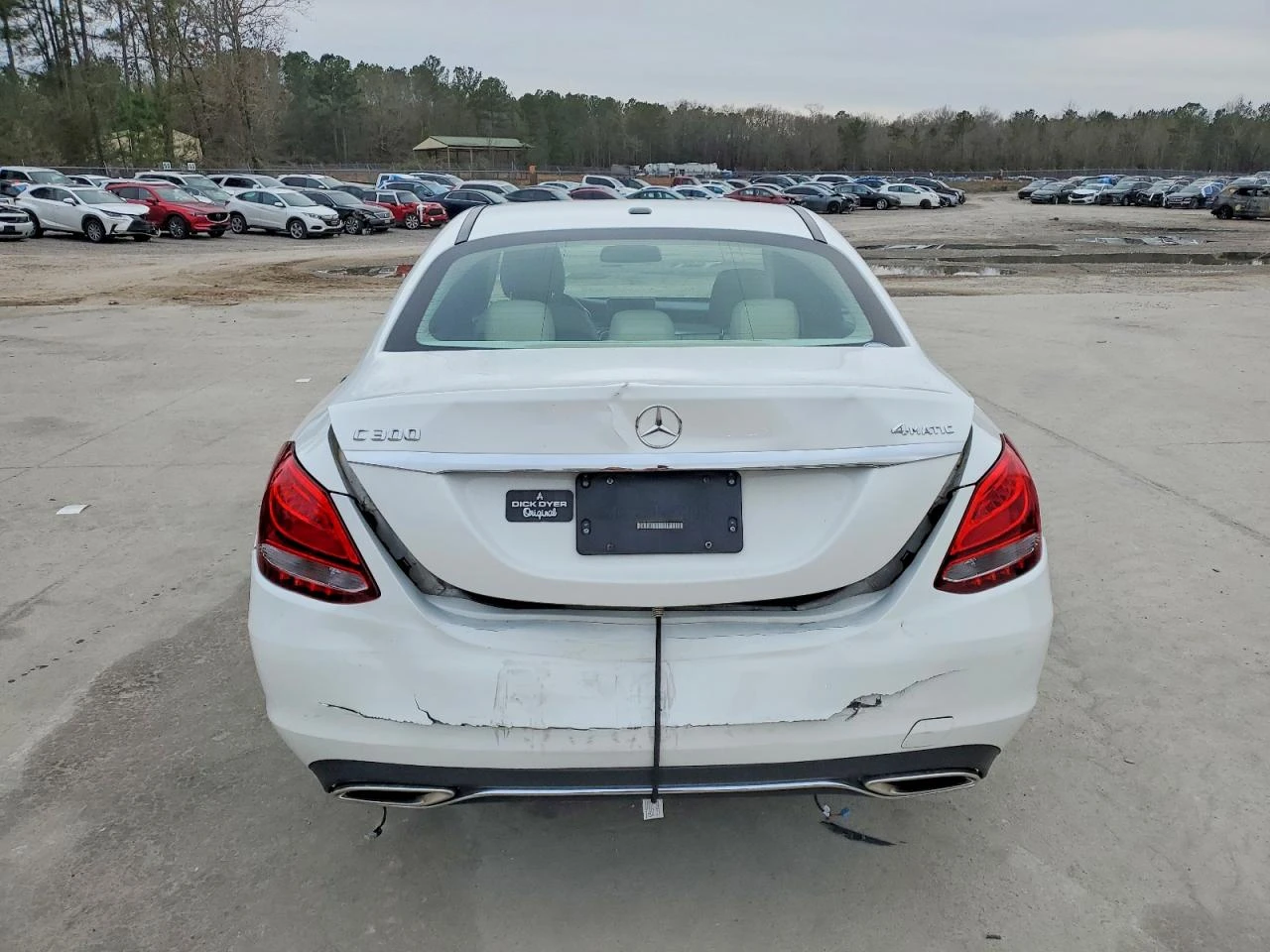 Mercedes-Benz C 300 2.0 TURBO 4 MATIC CARPLAY БЯЛА КОЖА CAM ASSIST LED - изображение 6