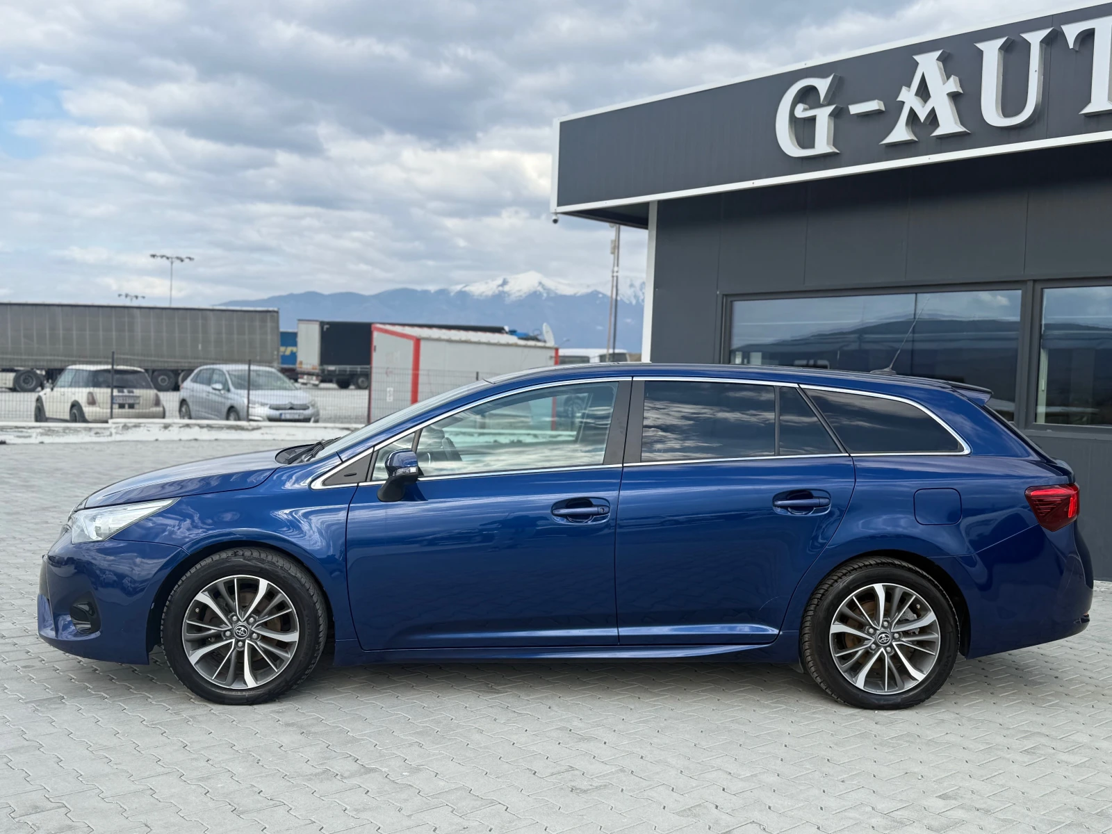 Toyota Avensis 1.6d4d Собствен лизинг !!!, снимка 8 - Автомобили и джипове - 54068557