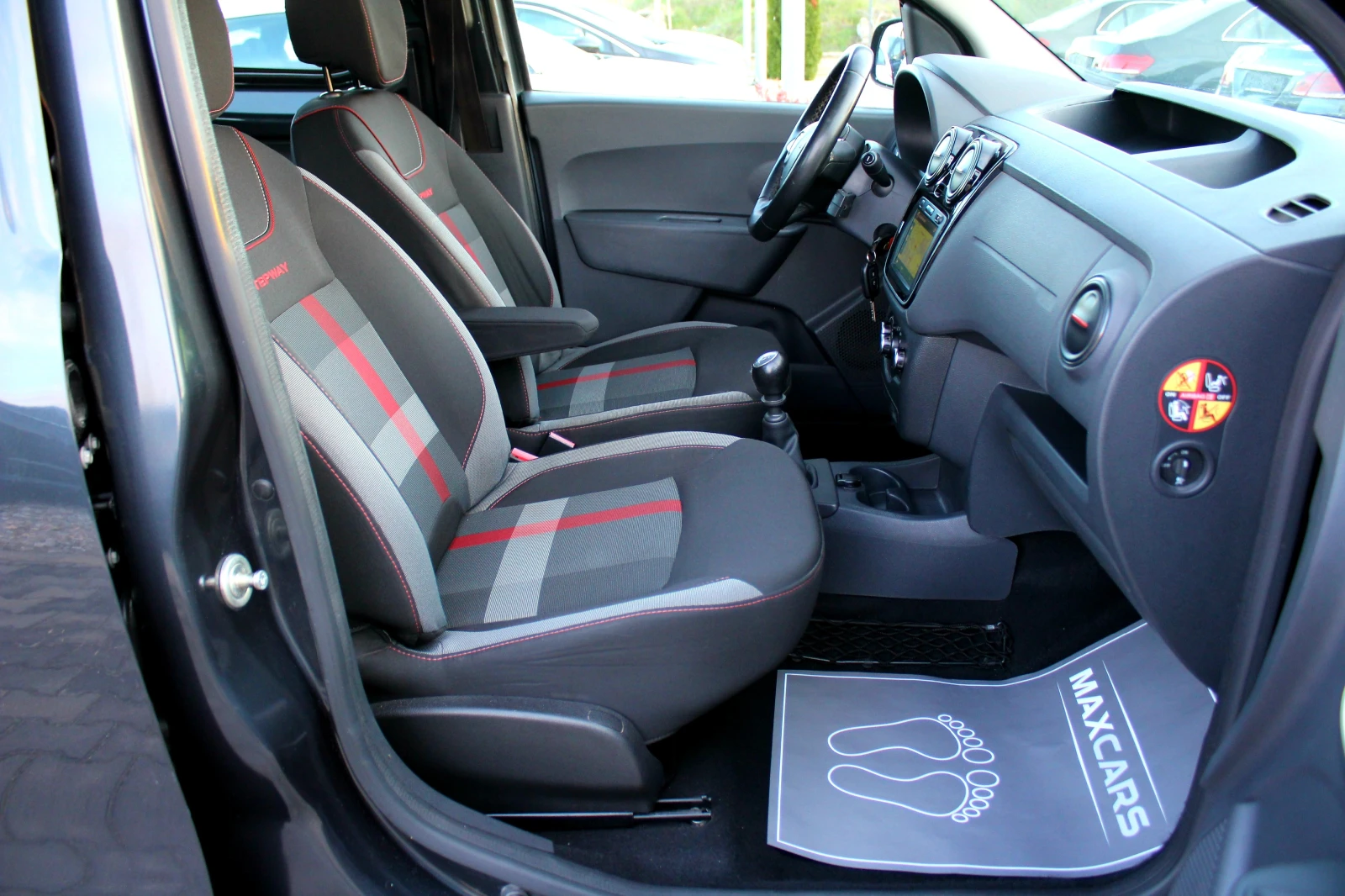 Dacia Dokker STEPWAY 1.5DCi* EURO 6D* СОБСТВЕН ЛИЗИНГ, снимка 12 - Автомобили и джипове - 54115669