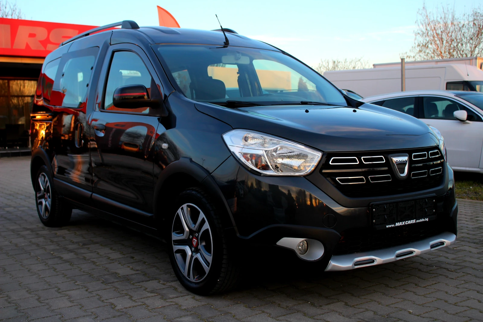 Dacia Dokker STEPWAY 1.5DCi* EURO 6D* СОБСТВЕН ЛИЗИНГ, снимка 2 - Автомобили и джипове - 54115669