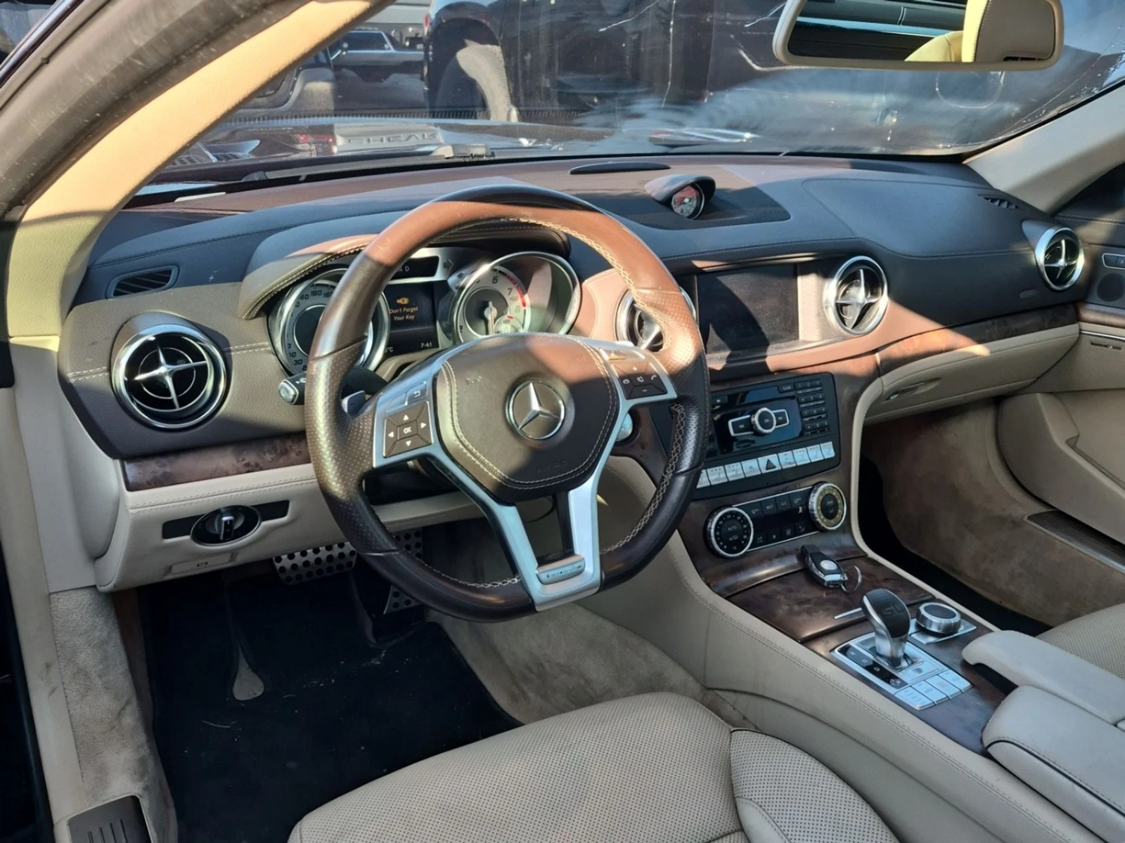 Mercedes-Benz SL 500 Lane assist/Amg Line/Keyless/Navi , снимка 7 - Автомобили и джипове - 54194273