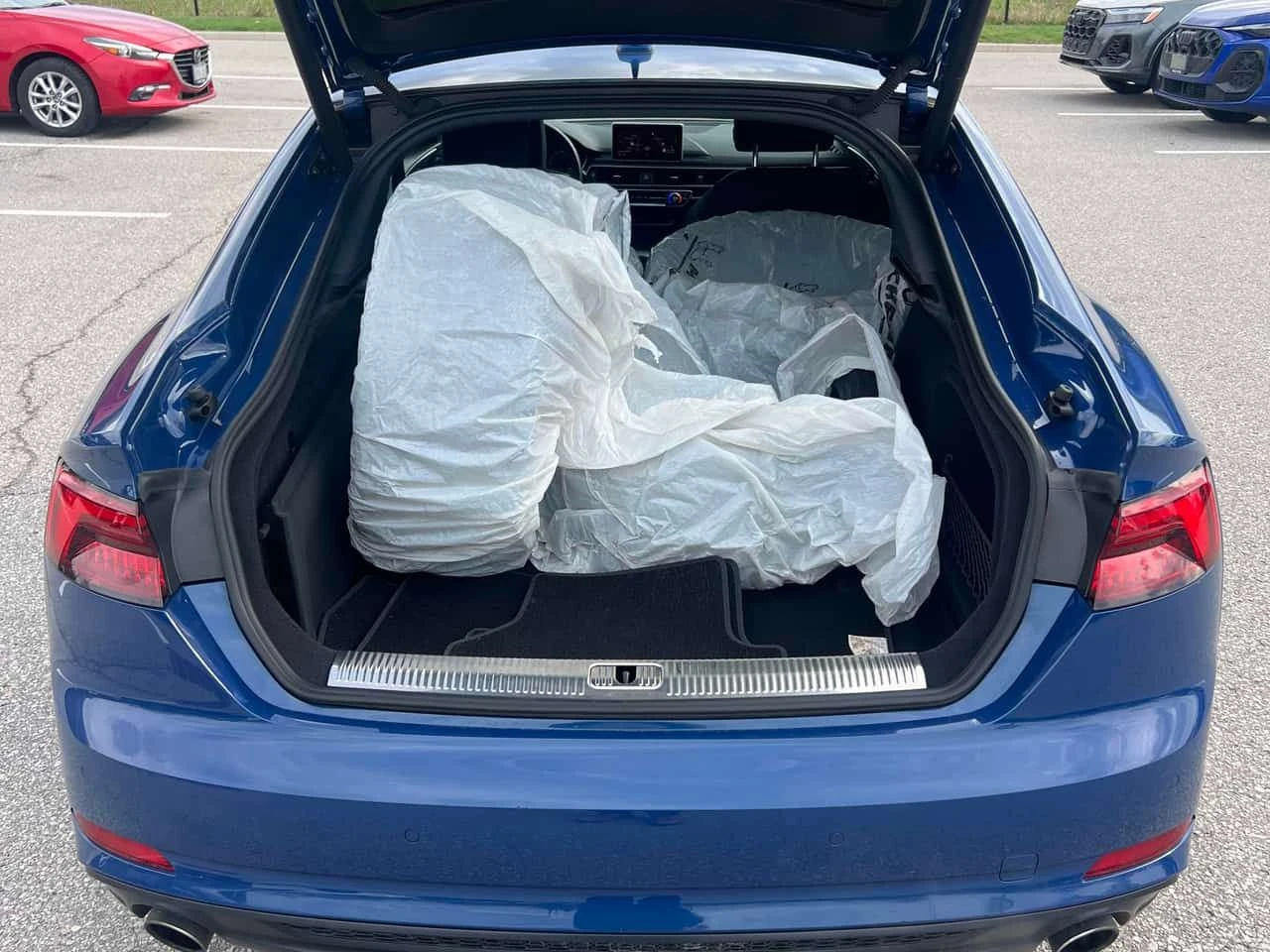 Audi A5 Progressiv/360/ПАНОРАМА/ВТОРИ ГУМИ И ДЖАНТИ, снимка 15 - Автомобили и джипове - 54240944