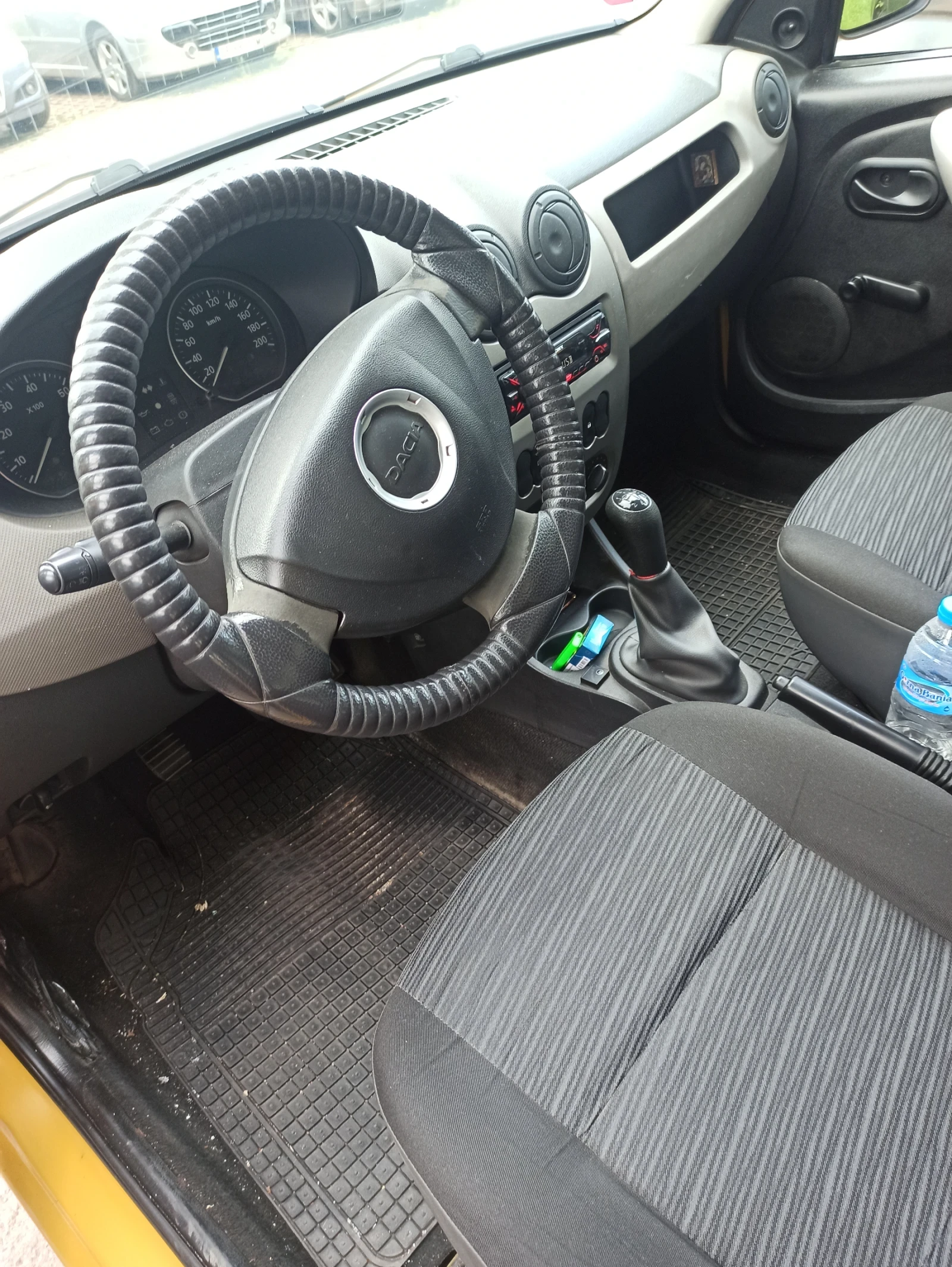 Dacia Logan, снимка 5 - Автомобили и джипове - 54910037