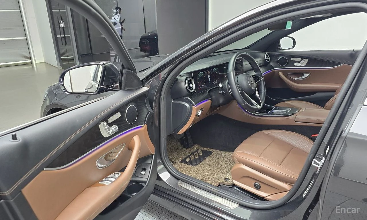 Mercedes-Benz E 250 AMG LINE* ПОДГРЕВ* НАВИГАЦИЯ* ОБДУХВАНЕ* , снимка 3 - Автомобили и джипове - 54972698