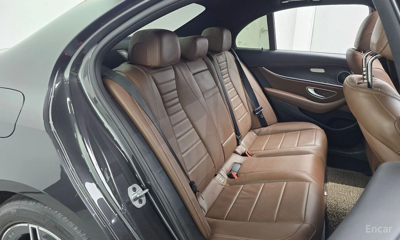Mercedes-Benz E 250 AMG LINE* ПОДГРЕВ* НАВИГАЦИЯ* ОБДУХВАНЕ* , снимка 13 - Автомобили и джипове - 54972698