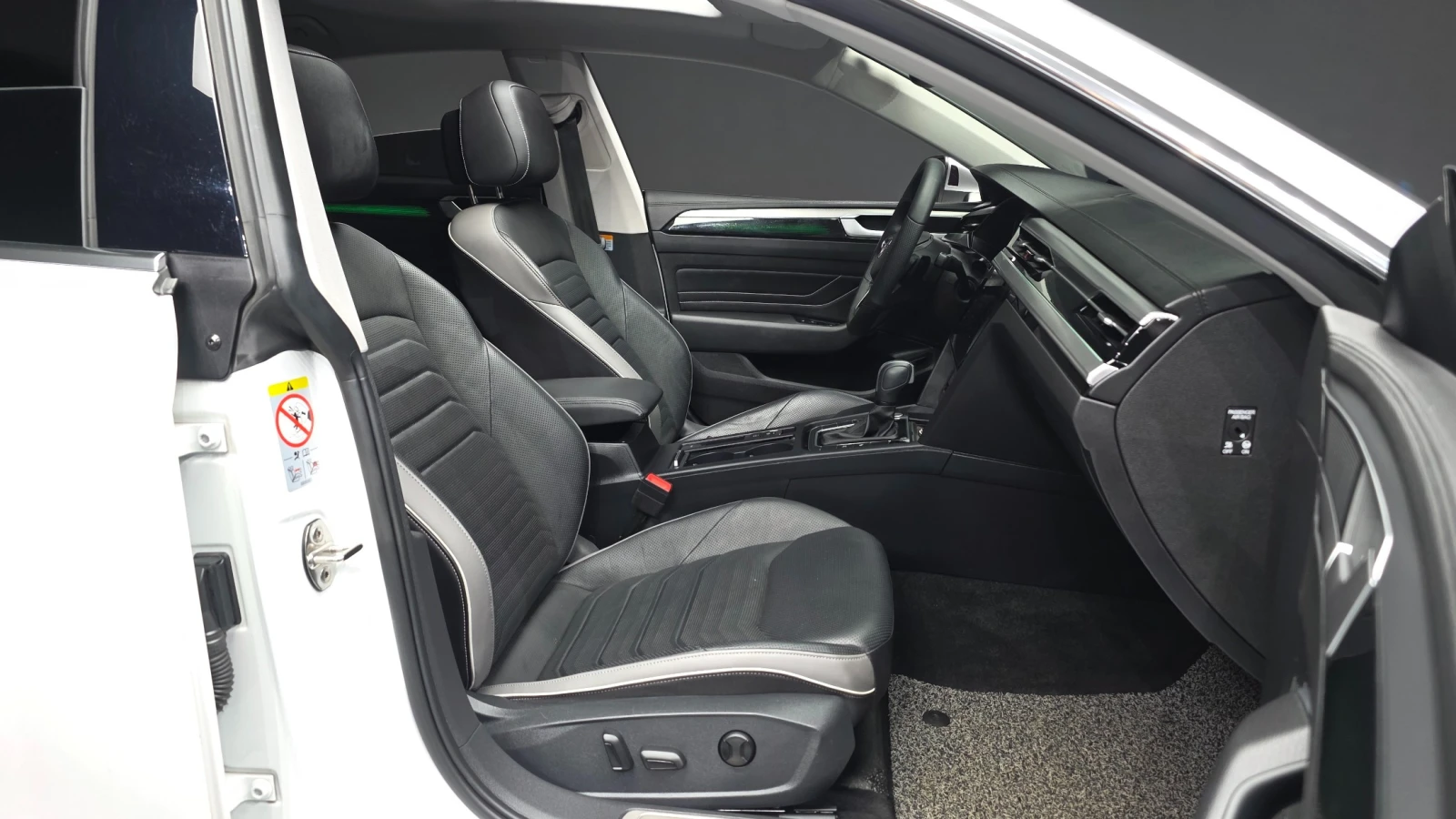 VW Arteon 2.0 TDI Prestige, снимка 10 - Автомобили и джипове - 55663734