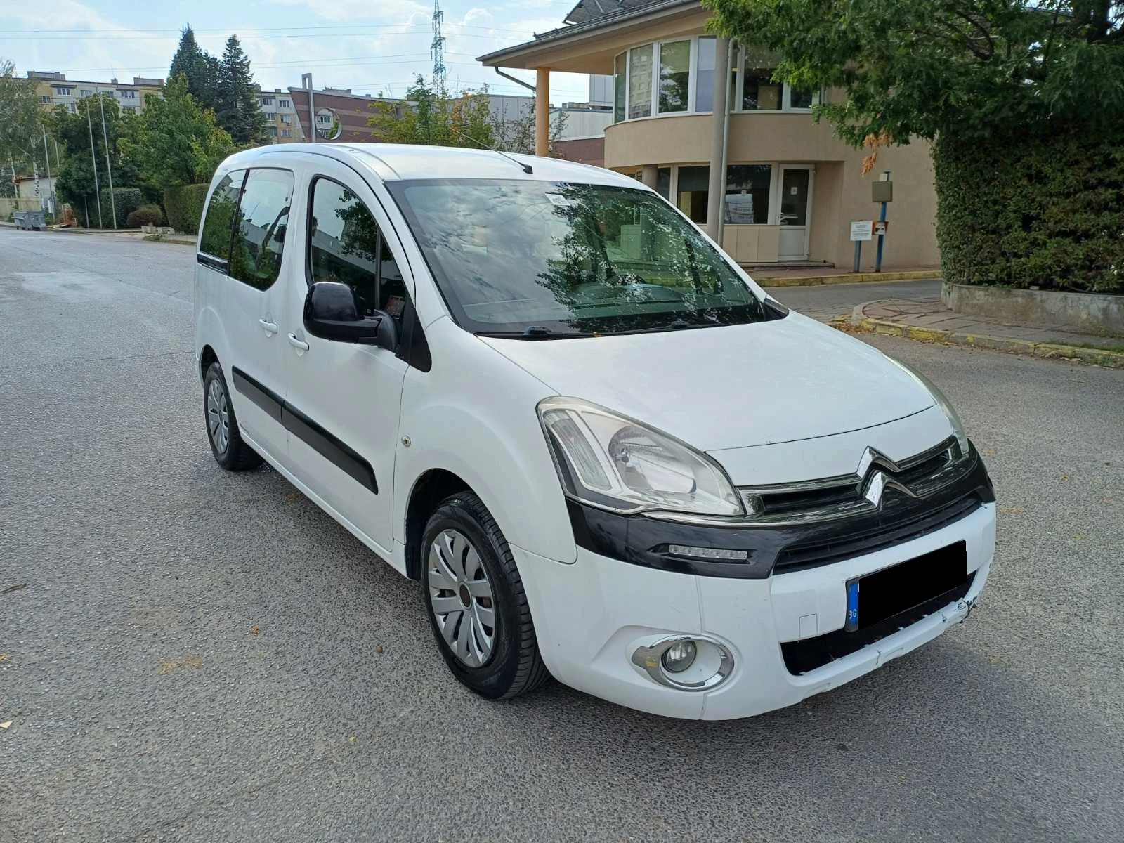Citroen Berlingo 1.6eHDi Tendance, снимка 3 - Автомобили и джипове - 56165379