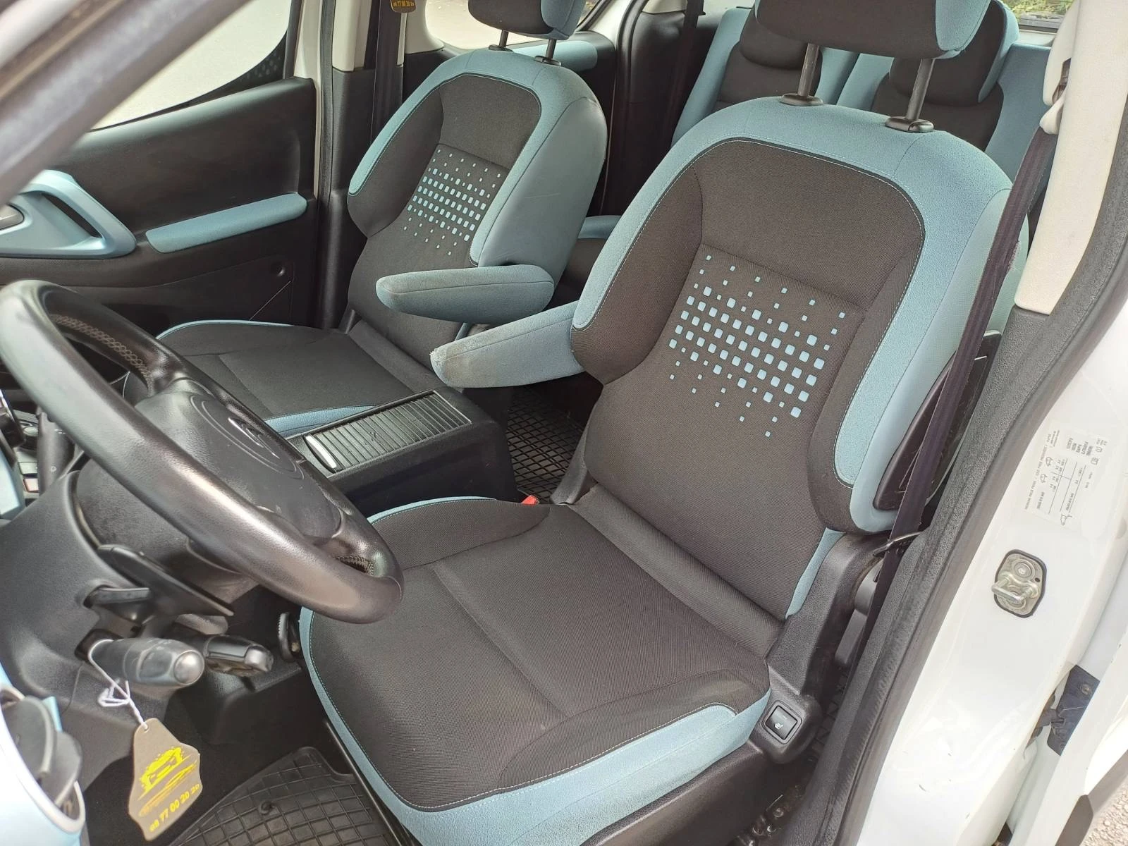 Citroen Berlingo 1.6eHDi Tendance, снимка 10 - Автомобили и джипове - 56165379