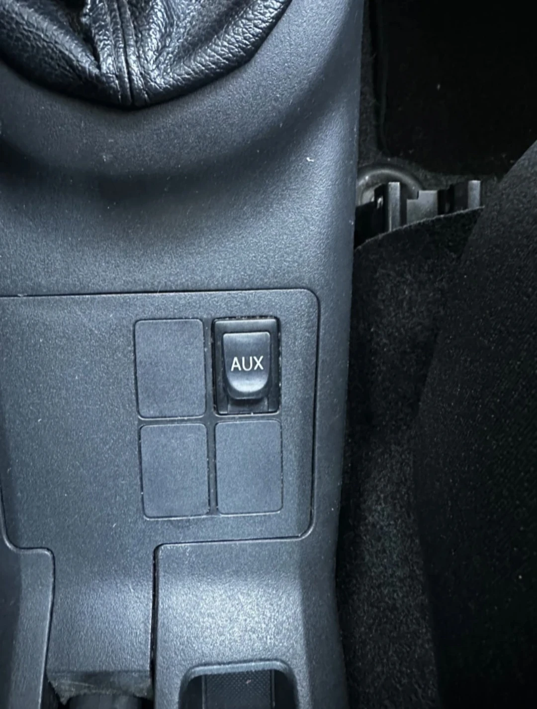 Toyota Yaris 1.0i* FACE* , снимка 14 - Автомобили и джипове - 56437207