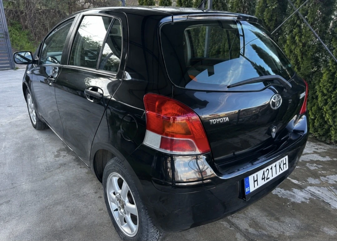 Toyota Yaris 1.0i* FACE* , снимка 4 - Автомобили и джипове - 56437207