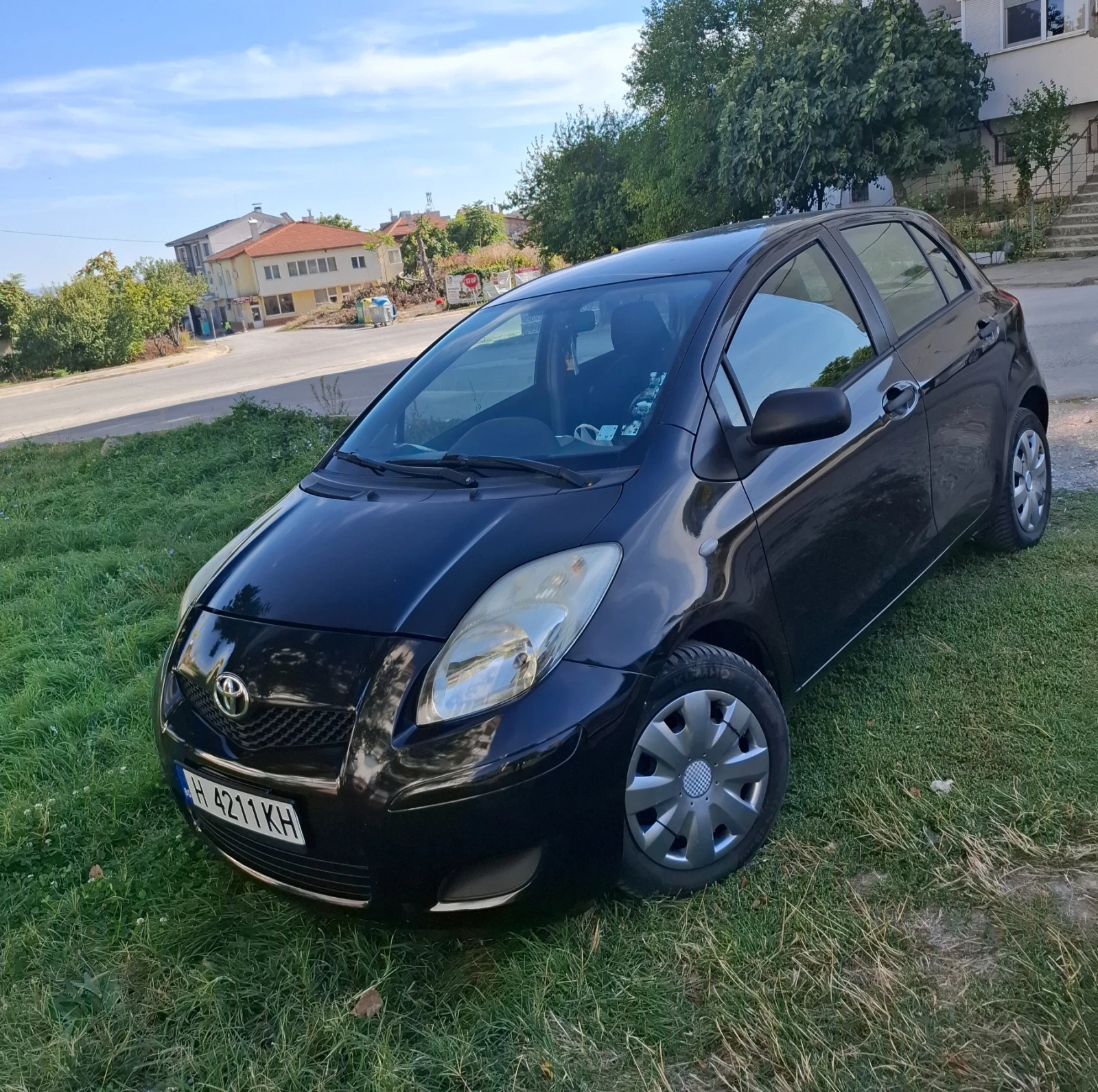 Toyota Yaris 1.0i* FACE* , снимка 2 - Автомобили и джипове - 56437207