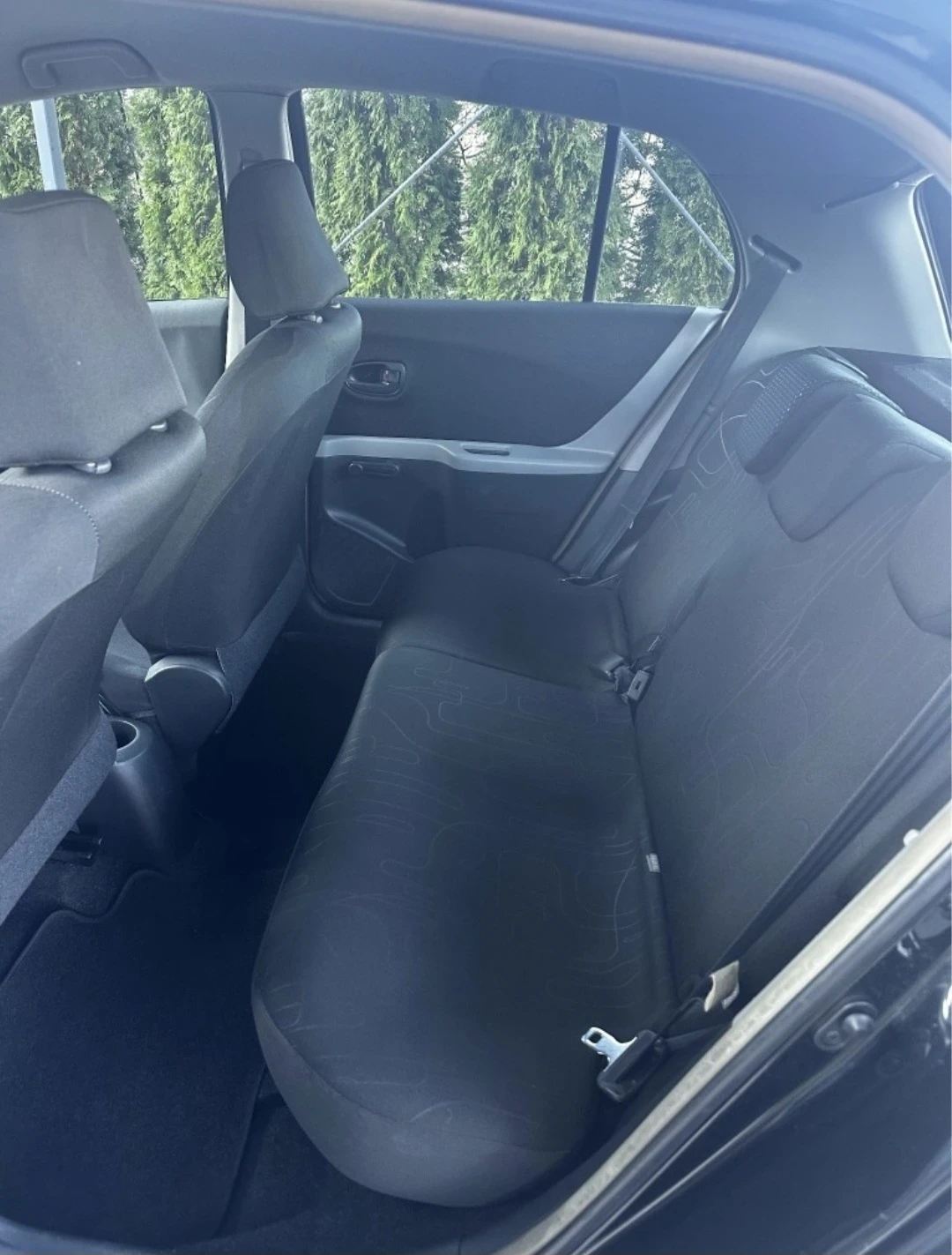Toyota Yaris 1.0i* FACE* , снимка 6 - Автомобили и джипове - 56437207