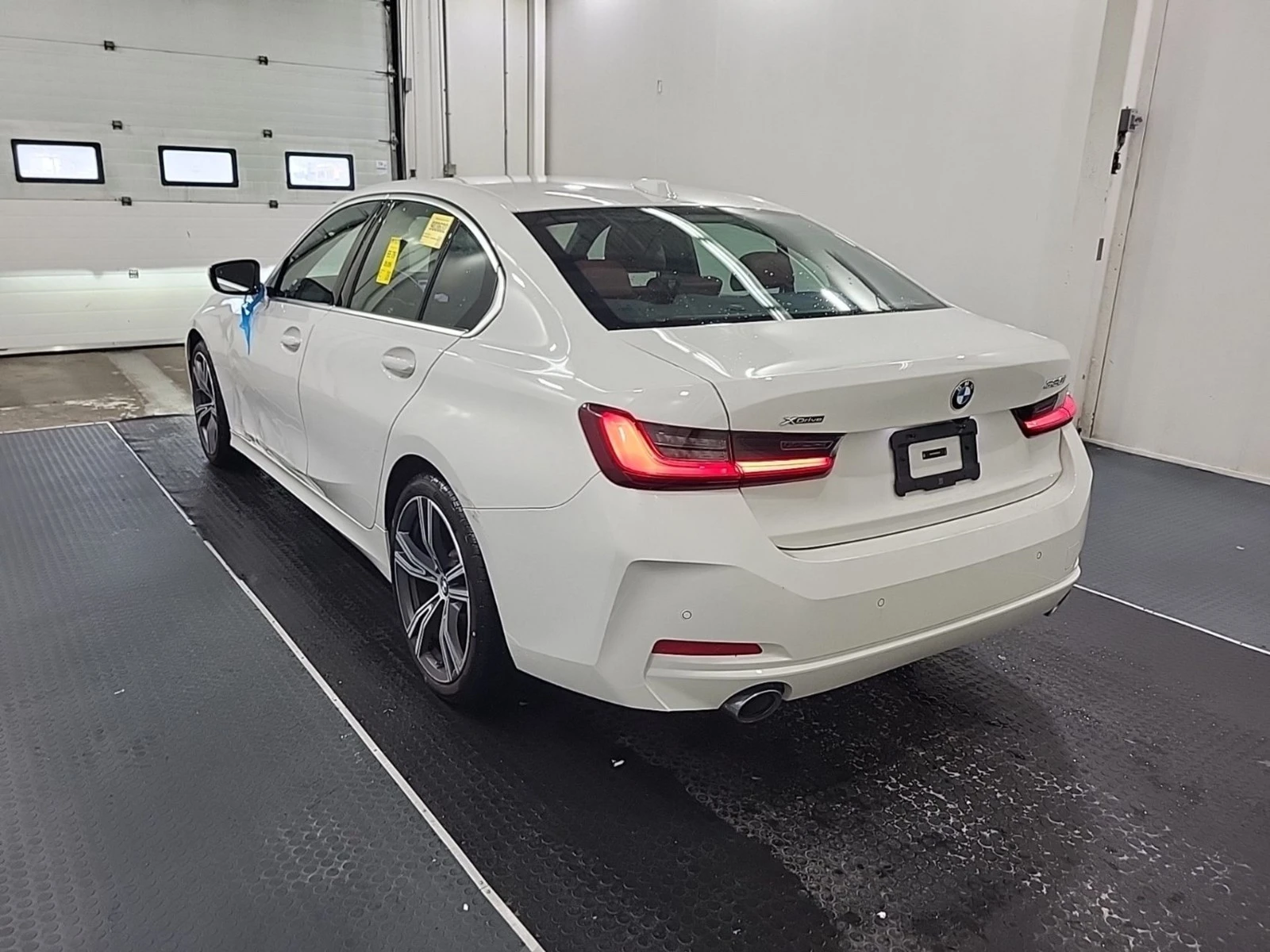 BMW 330 i XDRIVE - �������� - ������� | Mobile.bg � ����������� 4