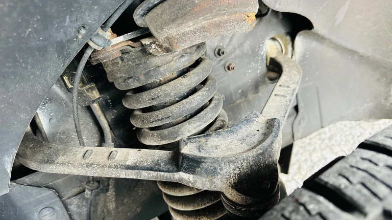 Jeep Cherokee Liberty 2.8crdi автоматик 4х4 Италия, снимка 12 - Автомобили и джипове - 52147117