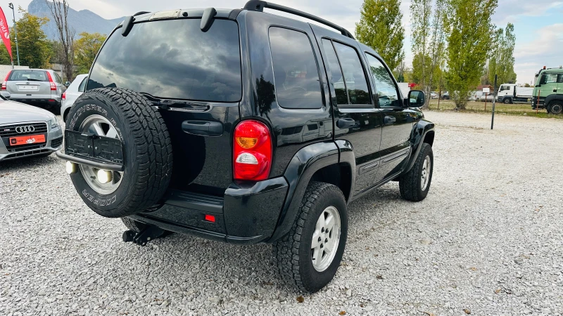 Jeep Cherokee Liberty 2.8crdi автоматик 4х4 Италия, снимка 4 - Автомобили и джипове - 52147117