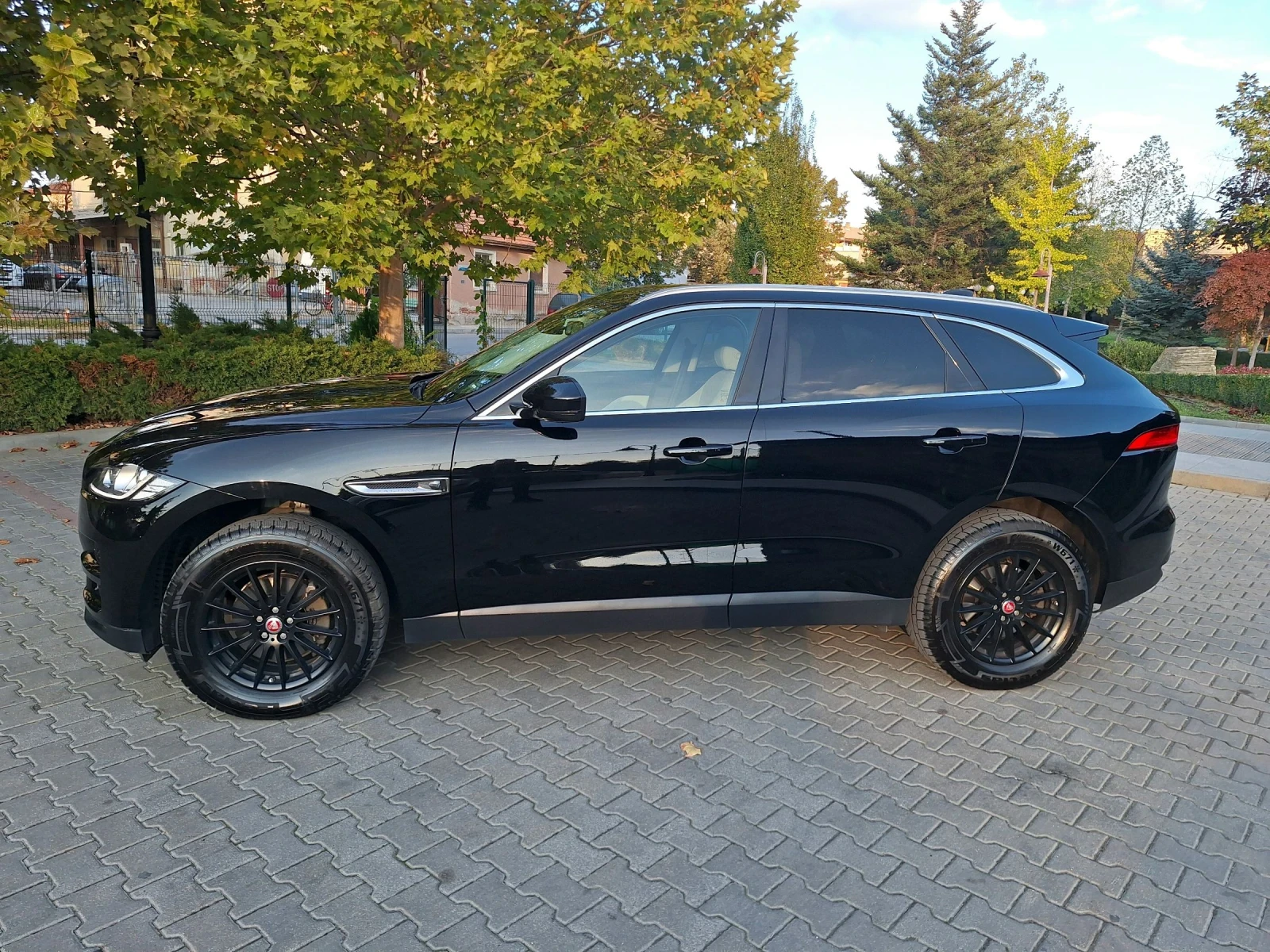 Jaguar F-PACE PRESTIGE/ 8ZF / FULL ОБСЛУЖЕН - изображение 2