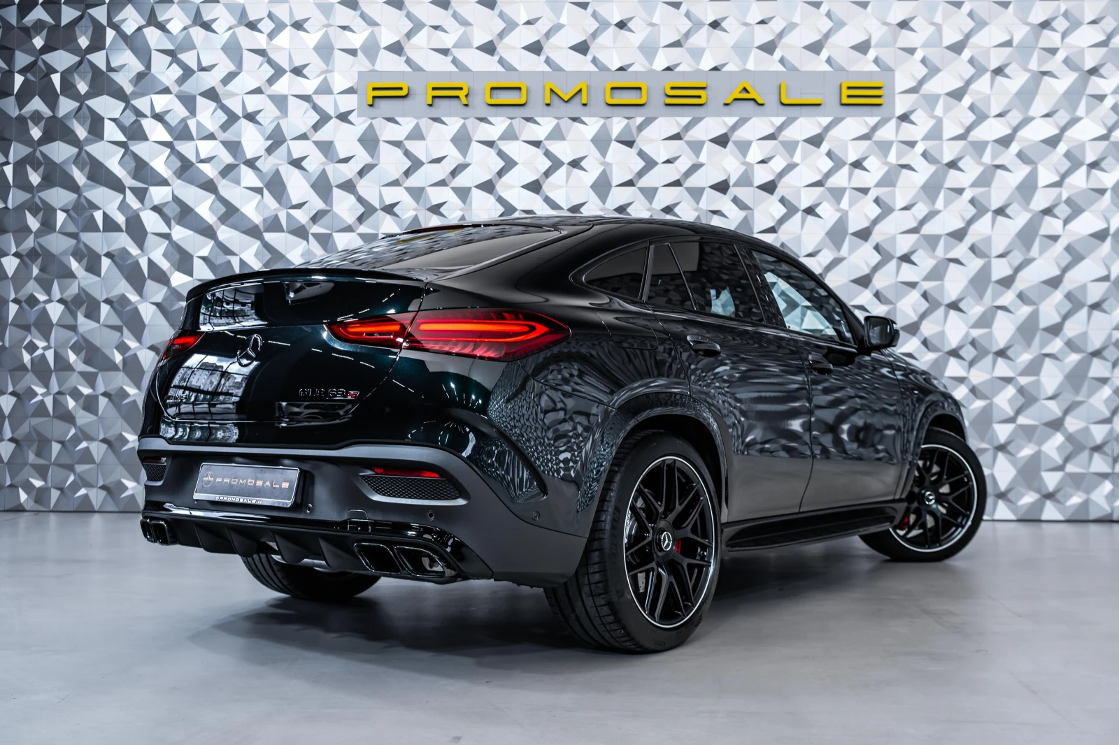 Mercedes-Benz GLE 63 S AMG 4M+ Exclusive* Carbon* Burm* Pano - изображение 4