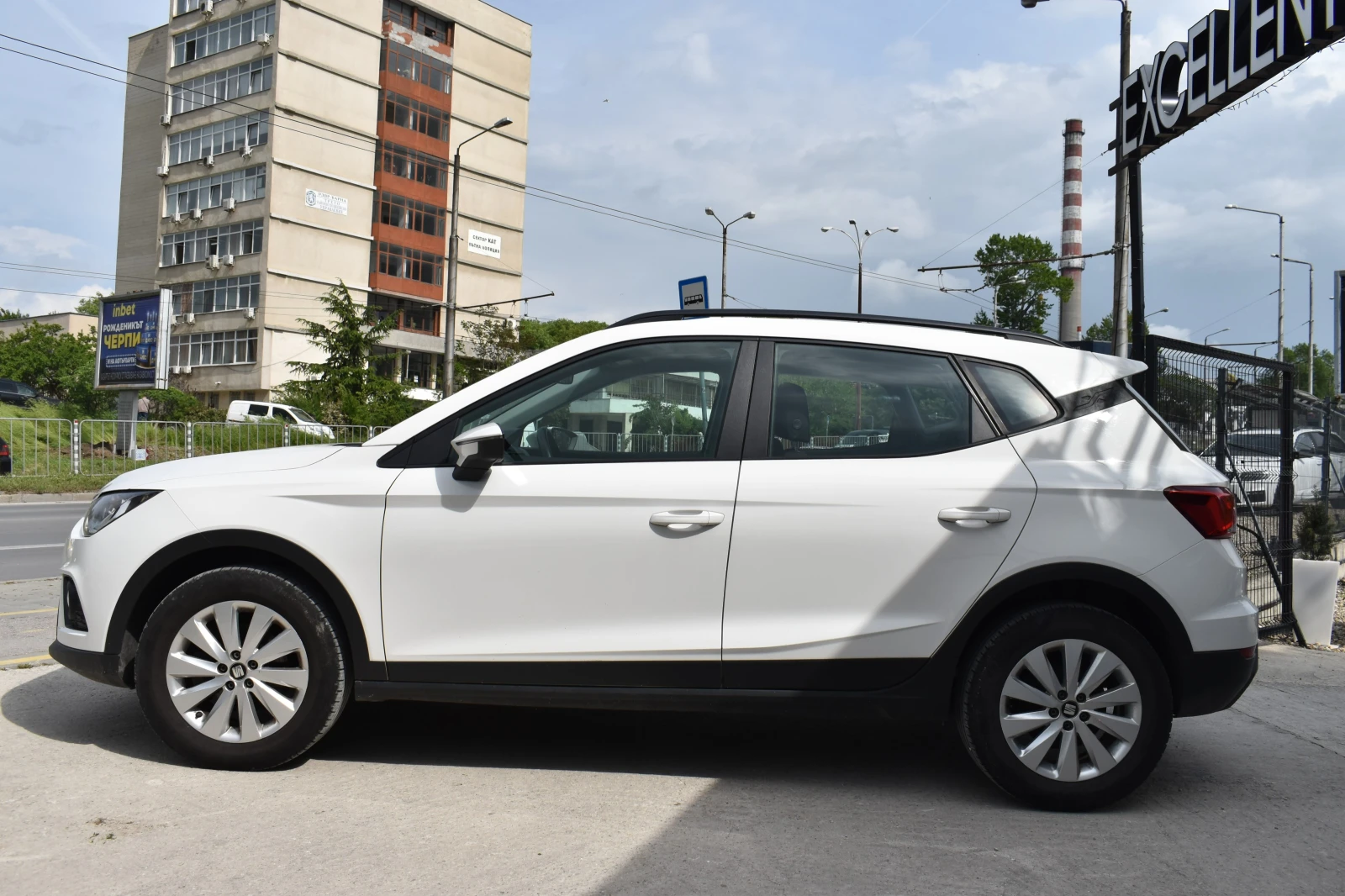Seat Arona 1.6TDI* NAVY, снимка 2 - Автомобили и джипове - 54618238