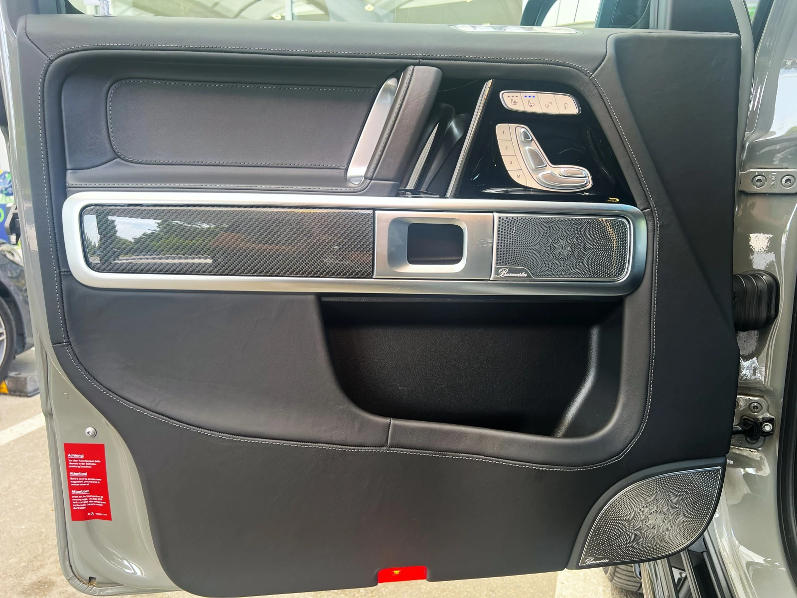 Mercedes-Benz G 63 AMG NIGHT / MANUFAKTUR / BURM / MULTIBEAM / 360 / , снимка 8 - Автомобили и джипове - 55800543