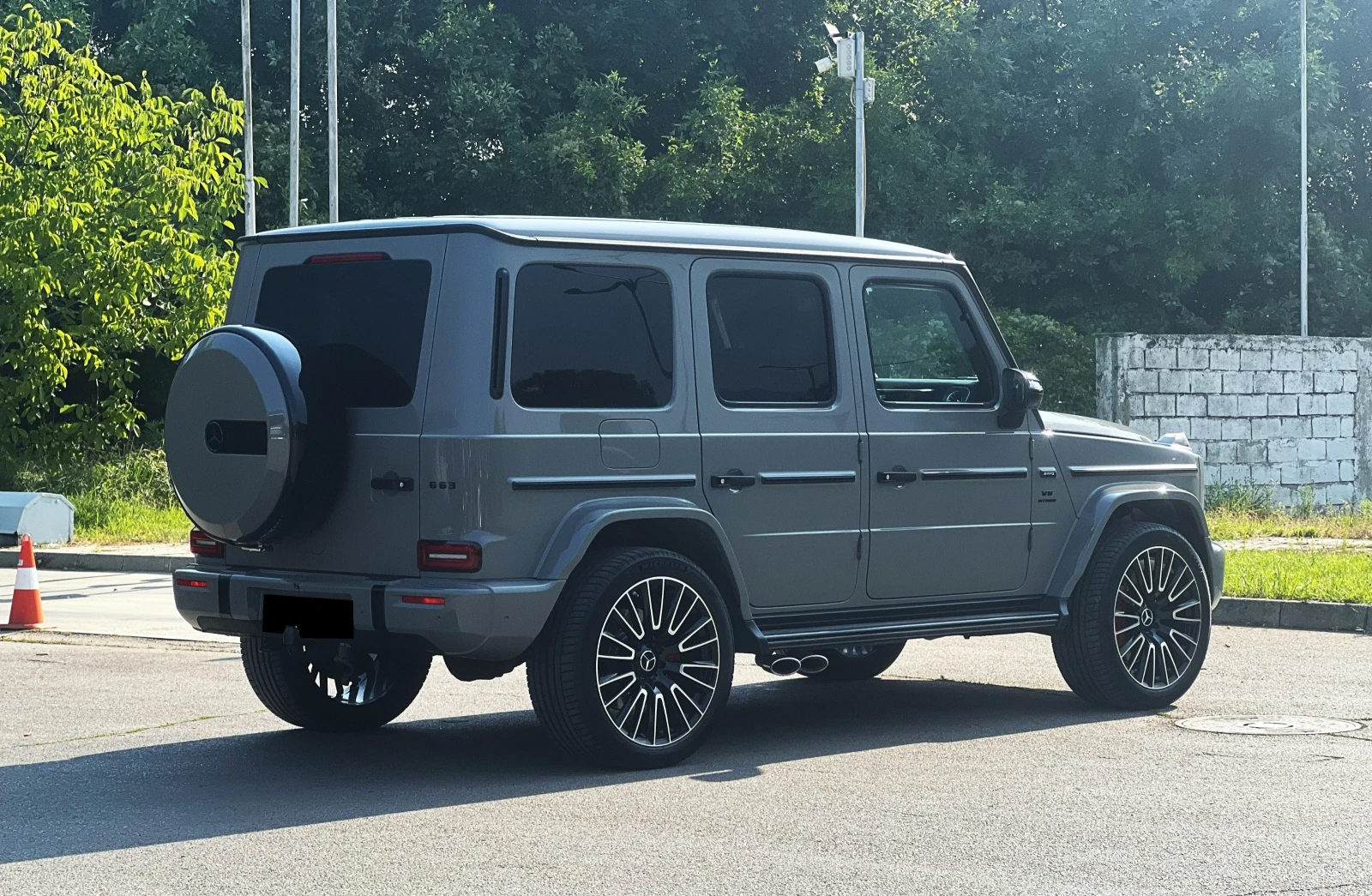 Mercedes-Benz G 63 AMG NIGHT / MANUFAKTUR / BURM / MULTIBEAM / 360 / , снимка 6 - Автомобили и джипове - 55800543