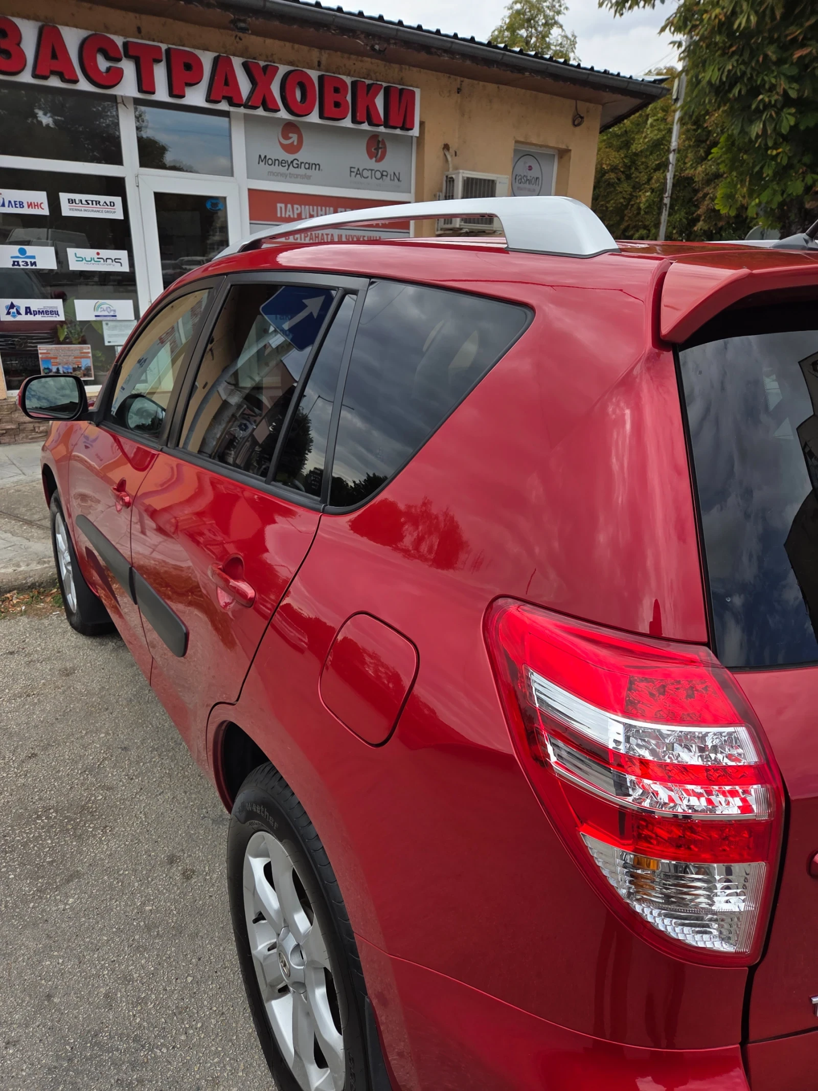 Toyota Rav4, снимка 14 - Автомобили и джипове - 55979315