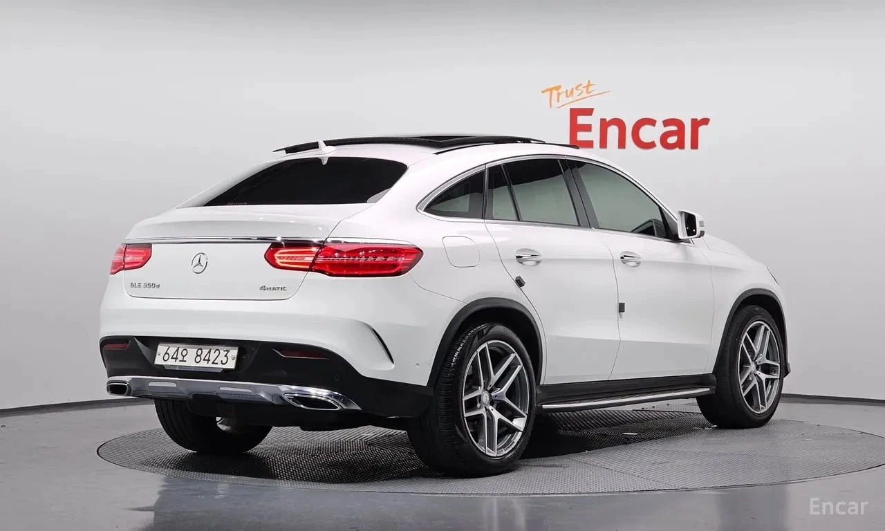 Mercedes-Benz GLE 350 * 4MATIC Coupe * ТЕЛЕВИЗОРИ * 360 * ПАНОРАМА, снимка 2 - Автомобили и джипове - 55990998