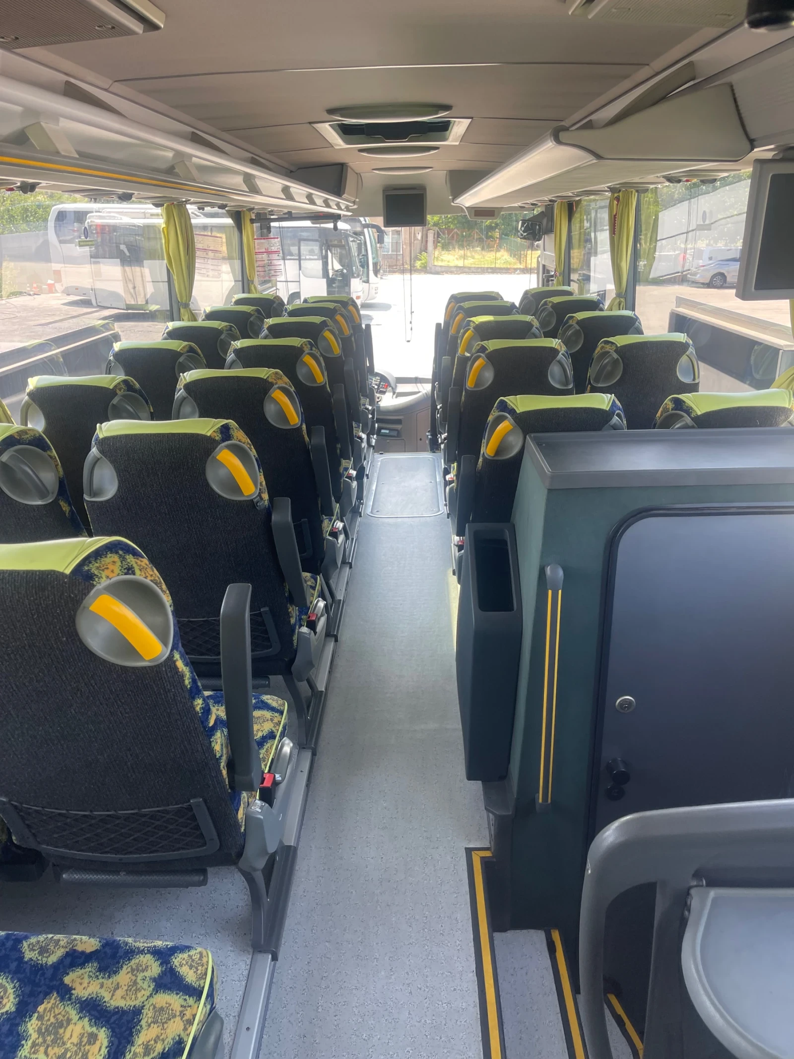 Mercedes-Benz Tourismo   52  | Mobile.bg   15