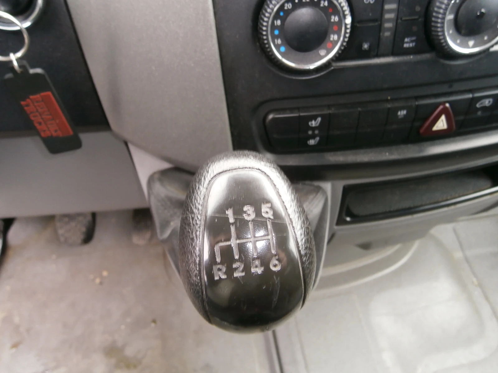 Mercedes-Benz Sprinter 518 3, 5t* V6* 140x, km* 4, 50m* 6skorosti* 2-na guma* | Mobile.bg � ����������� 10
