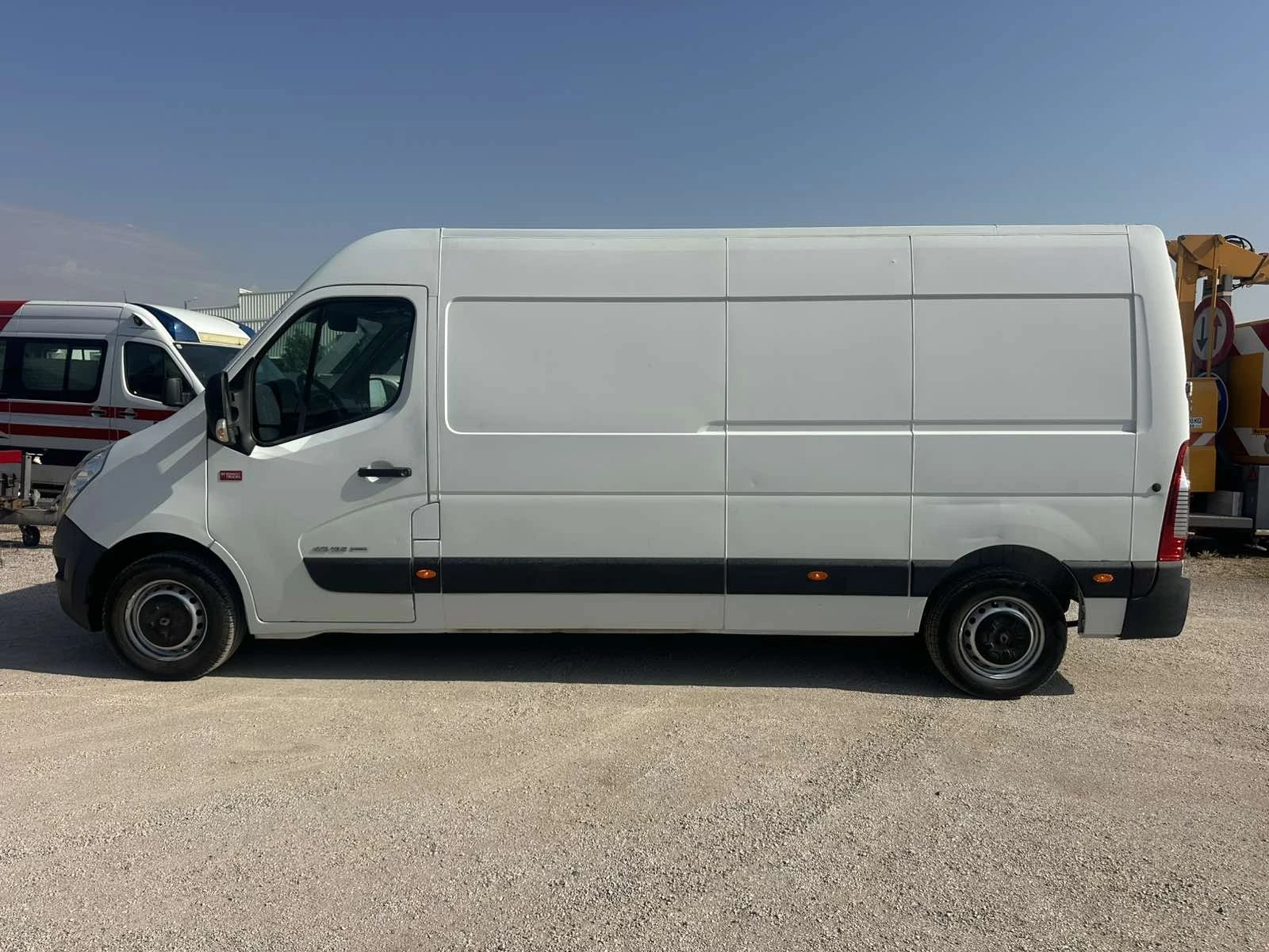 Renault Master, снимка 6 - Бусове и автобуси - 55838972