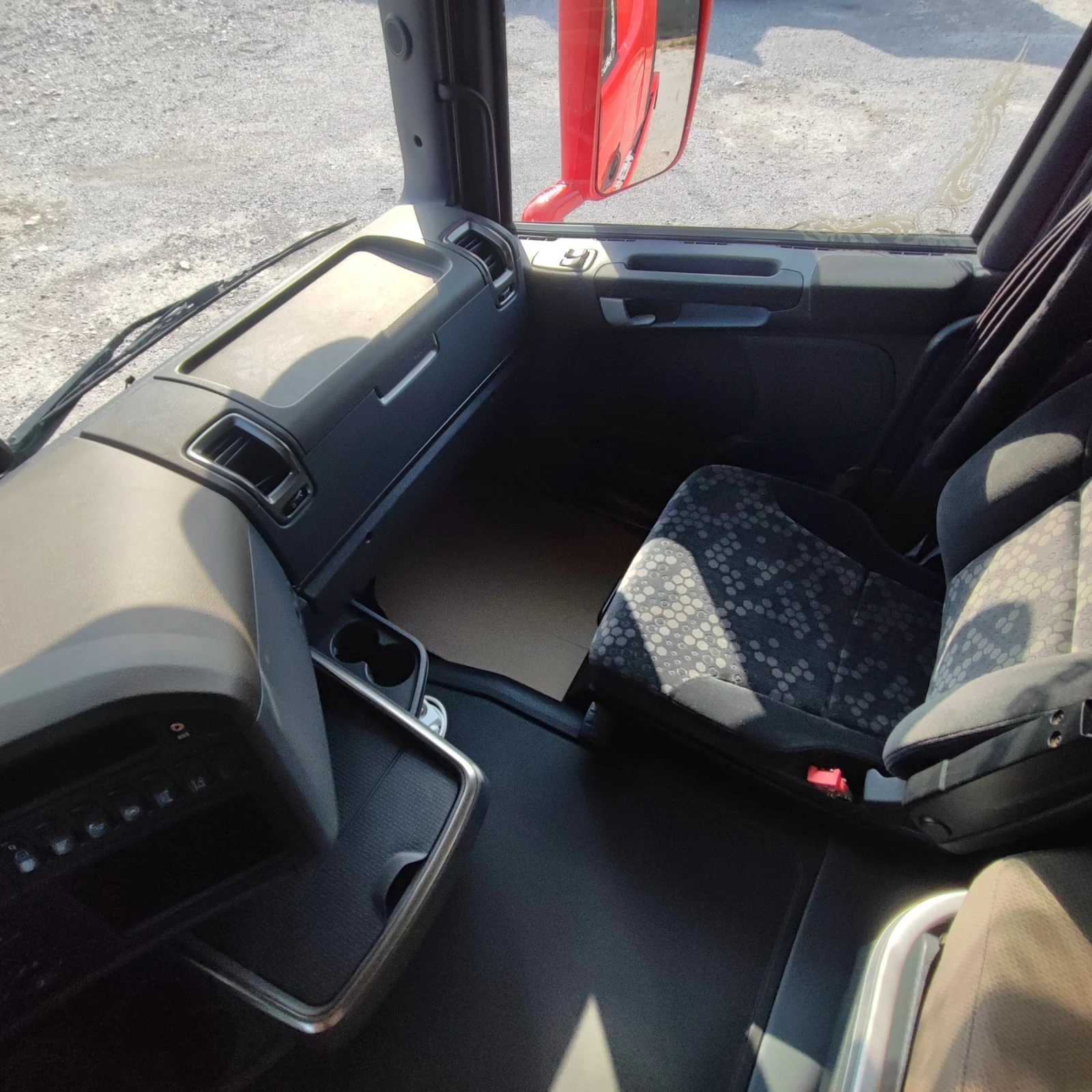 Scania R 450 РЕТАРДЕР* 1400л. РЕЗ.* ТАХО ГЕН. 2* СЕРВ.ИСТ* НАВИ, снимка 13 - Камиони - 55826566