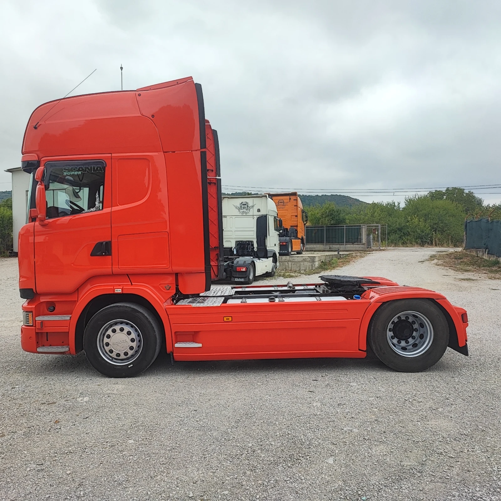 Scania R 450 РЕТАРДЕР* 1400л. РЕЗ.* ТАХО ГЕН. 2* СЕРВ.ИСТ* НАВИ, снимка 8 - Камиони - 55826566