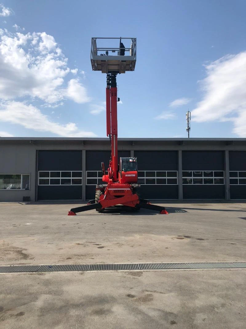 Телескопични товарачи Manitou MRT 2150, снимка 12 - Индустриална техника - 42541491