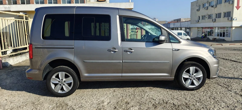 VW Caddy 2.0D-19г5места, снимка 8 - Автомобили и джипове - 48728228