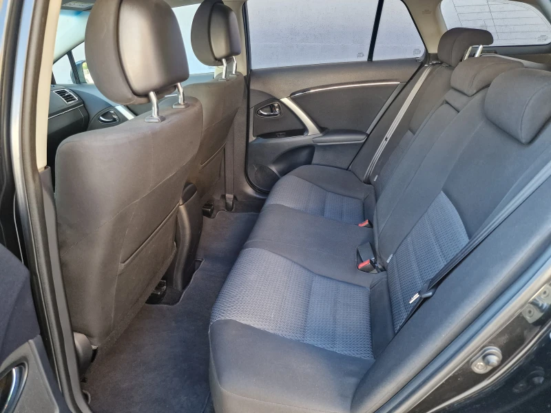 Toyota Avensis 2.2 Executive от България, снимка 14 - Автомобили и джипове - 51890980