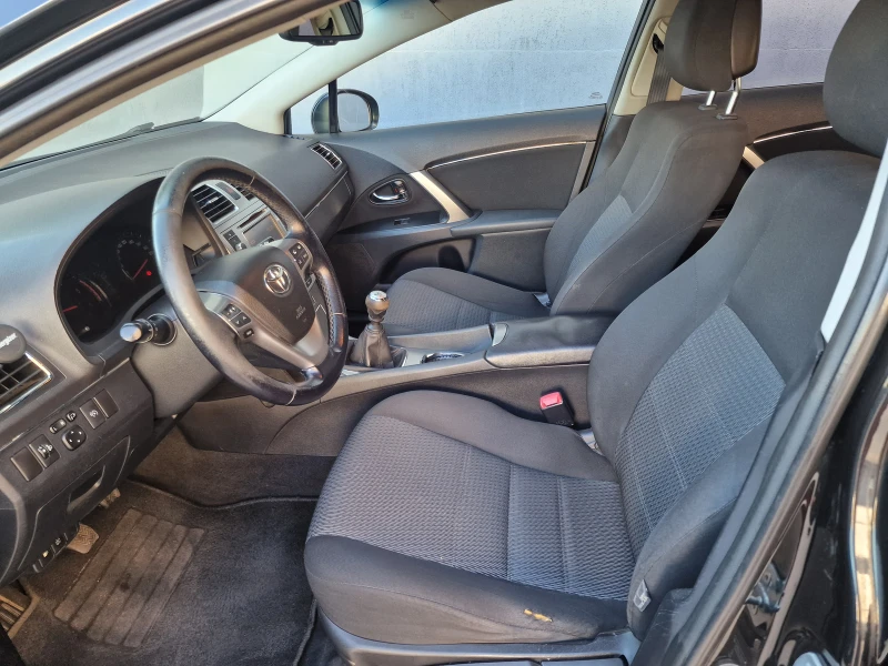 Toyota Avensis 2.2 Executive от България, снимка 13 - Автомобили и джипове - 51890980