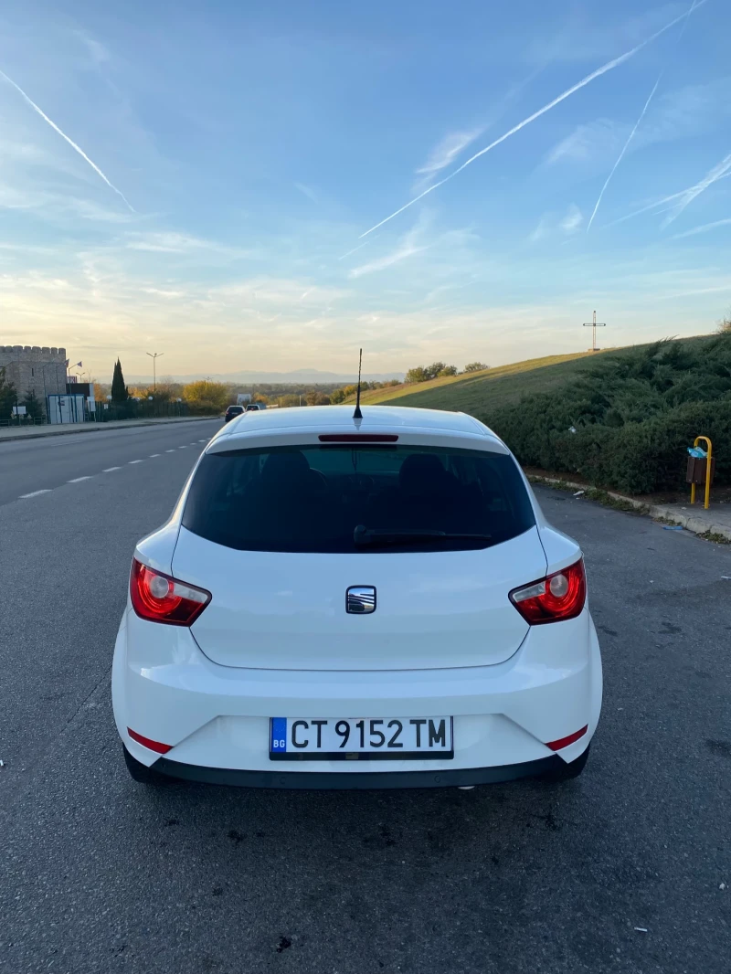 Seat Ibiza 1.4, снимка 5 - Автомобили и джипове - 52251152