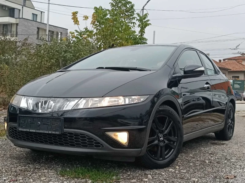 Honda Civic 1.8/140коня/Климатроник/6-скорости, снимка 2 - Автомобили и джипове - 52626147