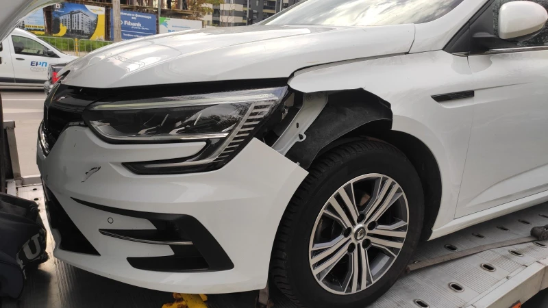 Renault Megane 1.5 dci, снимка 6 - Автомобили и джипове - 52367270